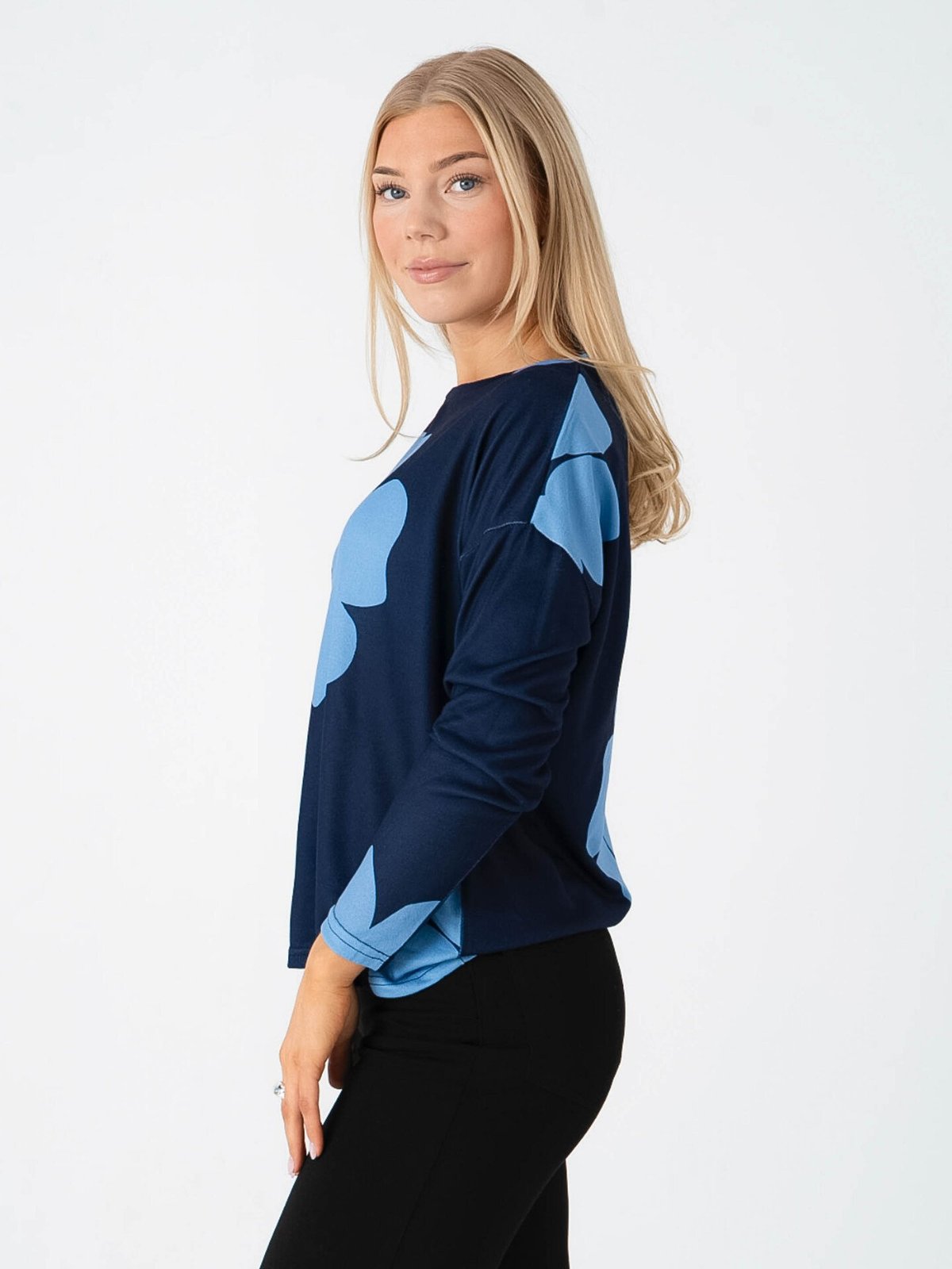 B.YOUNG Pieta All Over Print Top Big Flower Della Robbia Blue