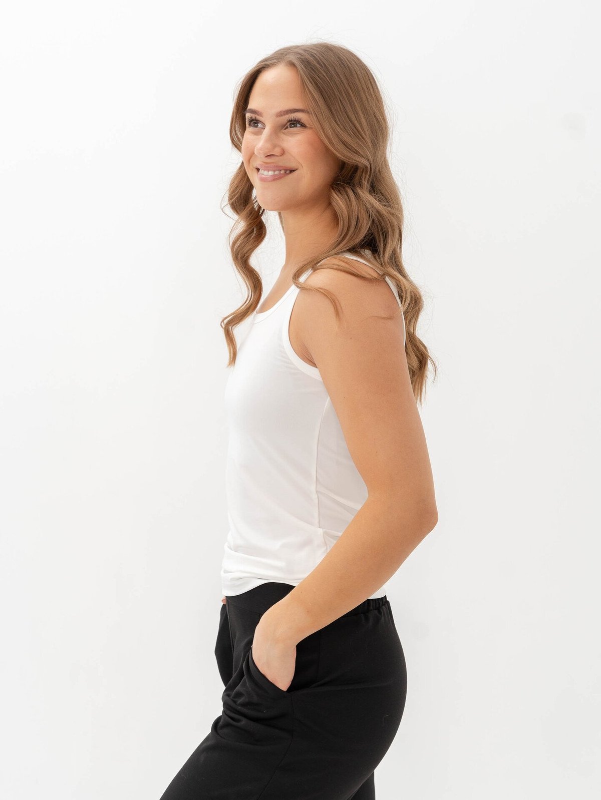 B.YOUNG Iane Basic Singlet Off white