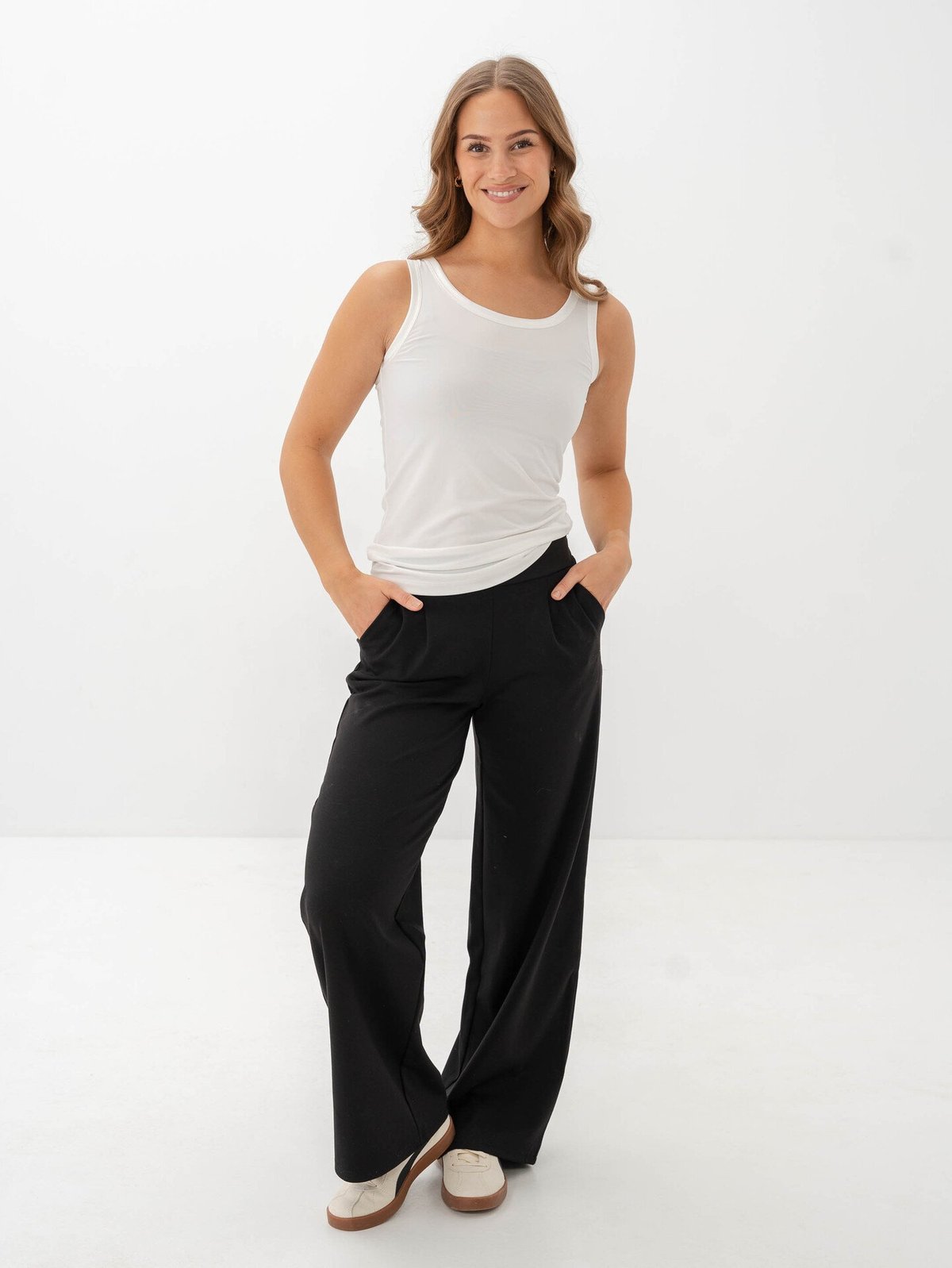 B.YOUNG Iane Basic Singlet Off white