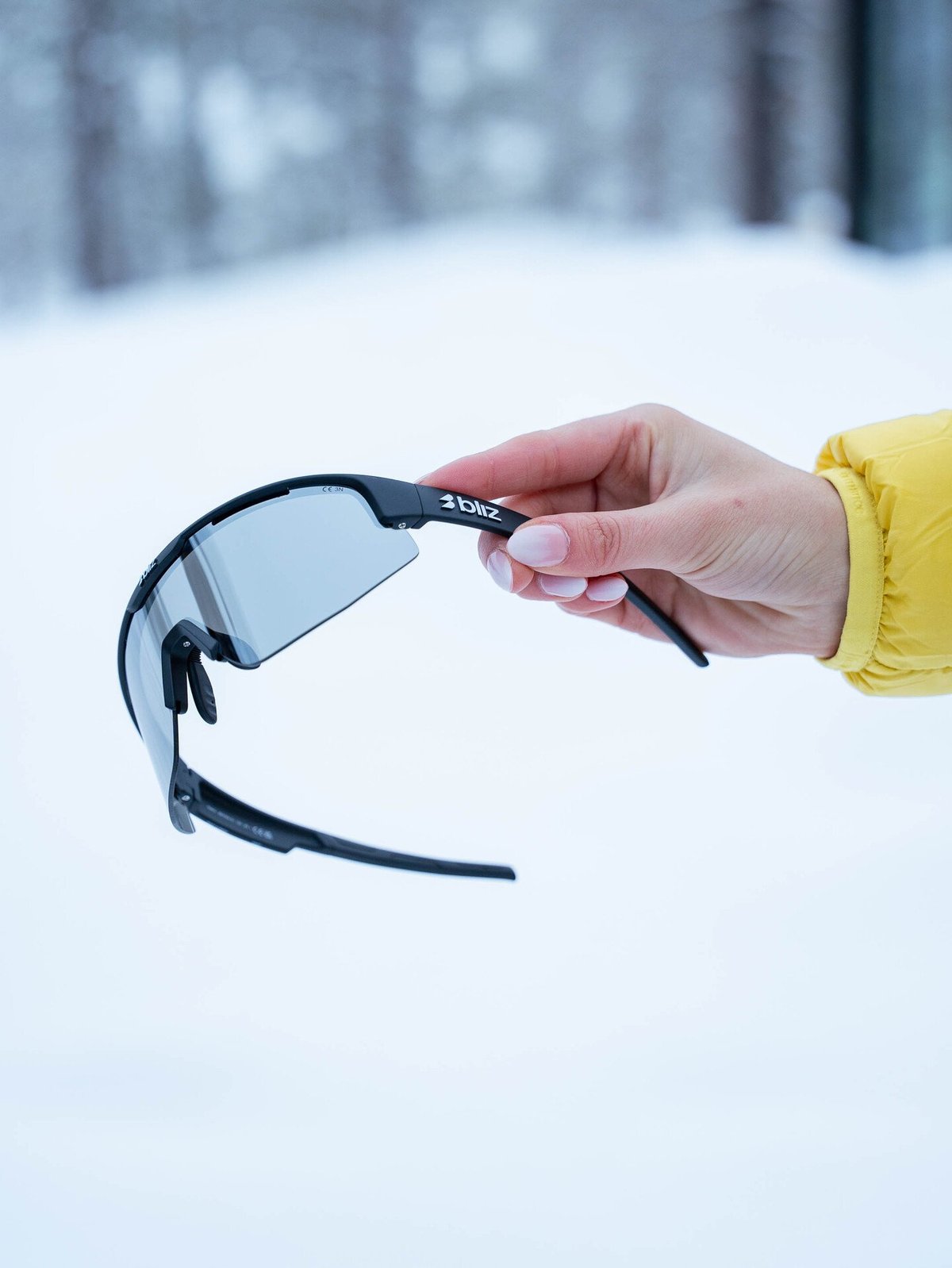 Bliz P006 Small Matte Black / Smoke