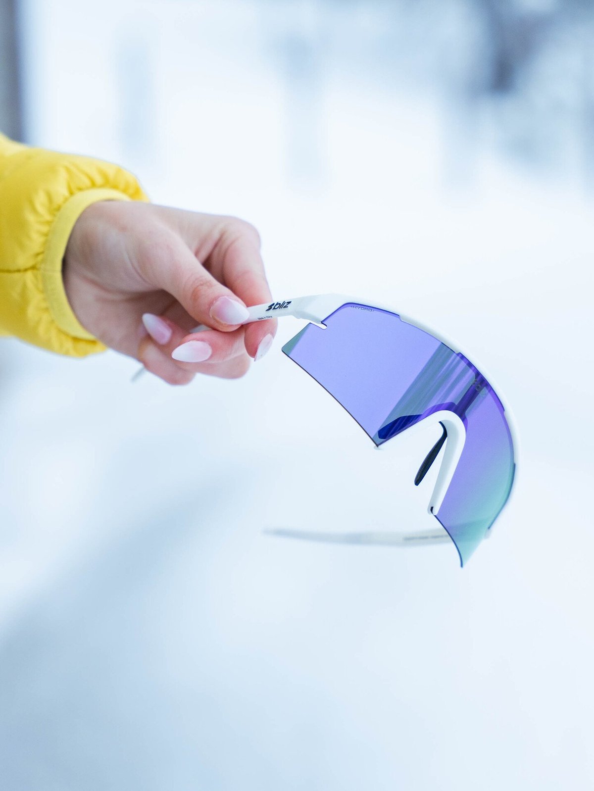 Bliz P006 Small Matte / White / Smoke / Purple Mirror