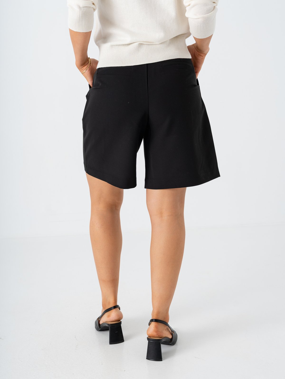 Comprimé Suit Shorts Black