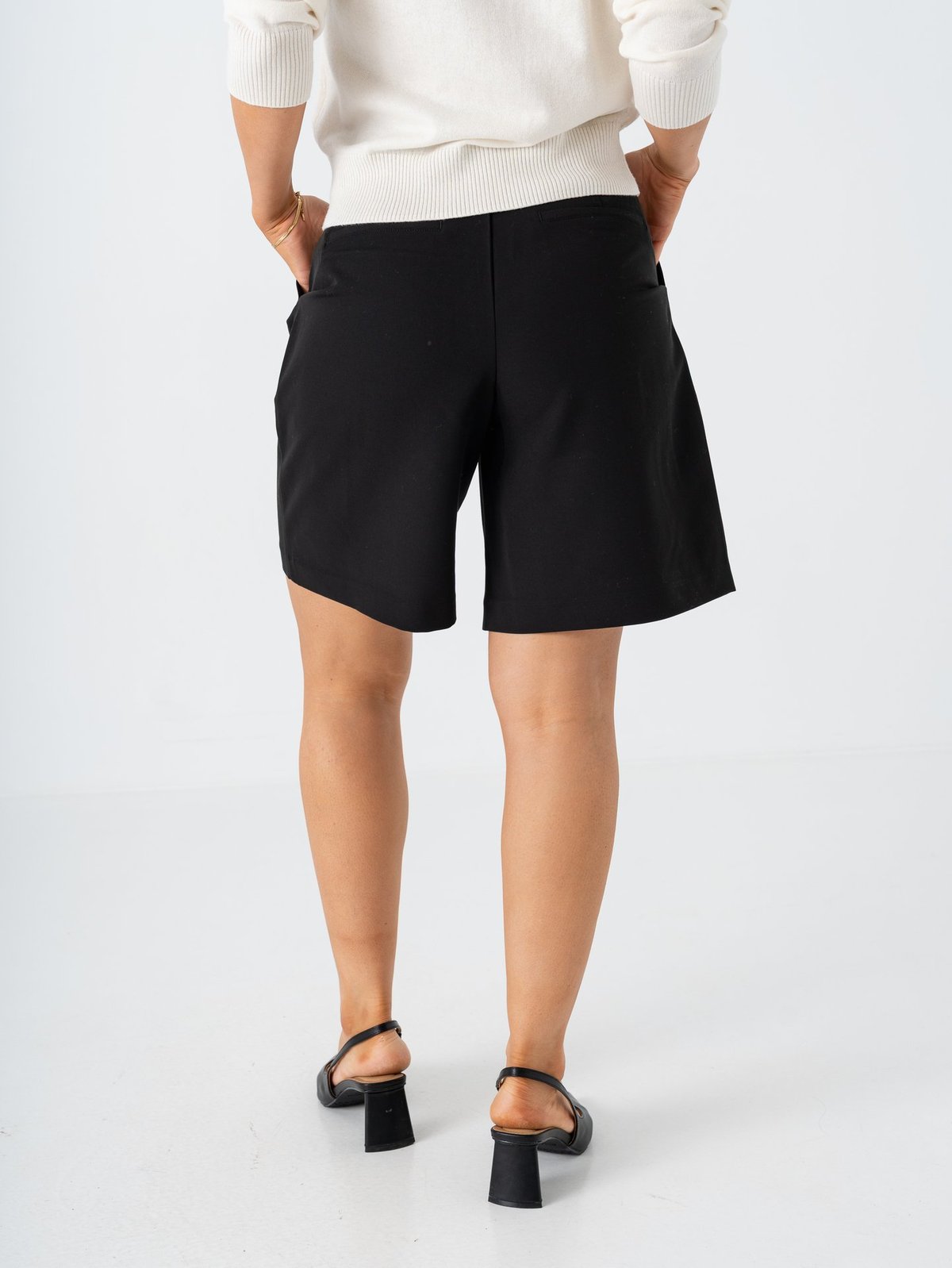 Comprimé Suit Shorts Black