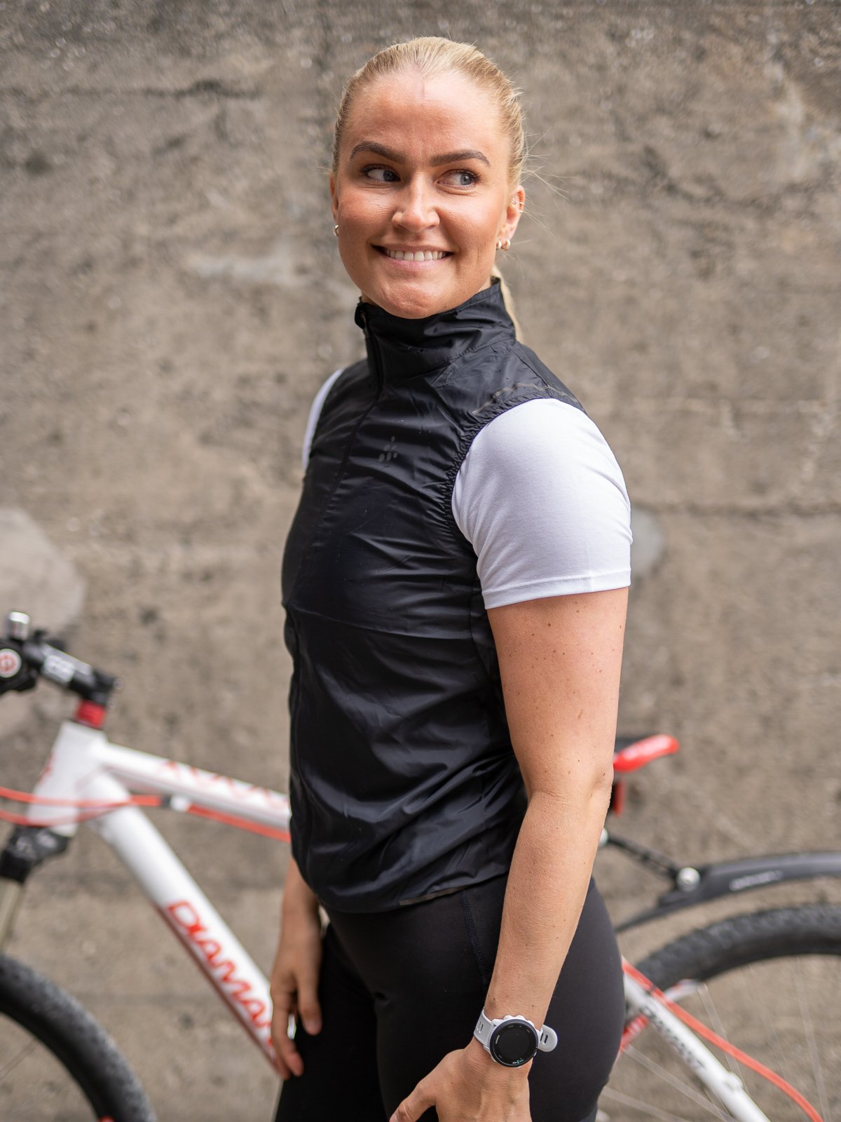 Craft Essence Light Wind Vest Black