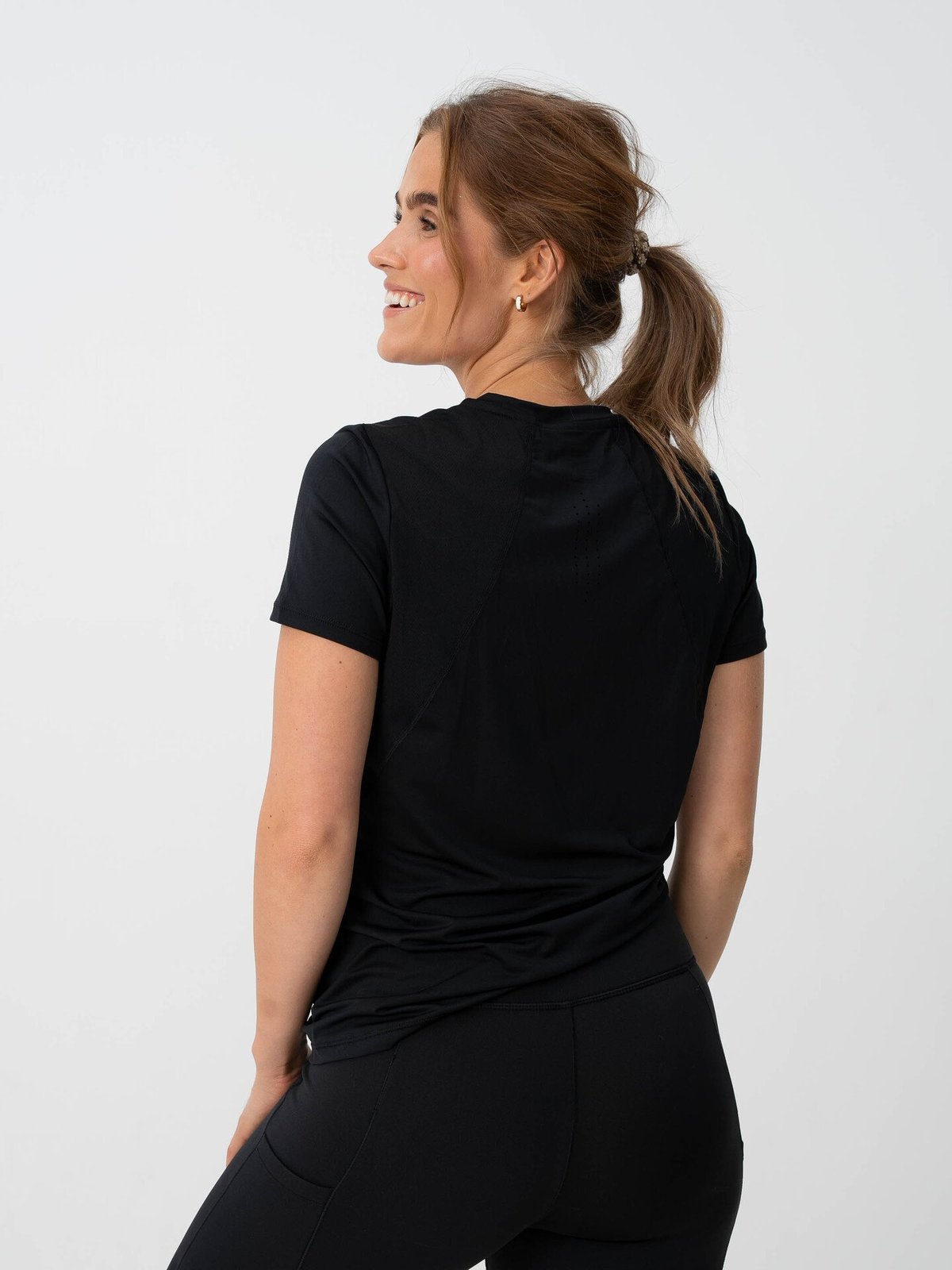 Craft Advance Essence Short Sleeve Tee 2 Black