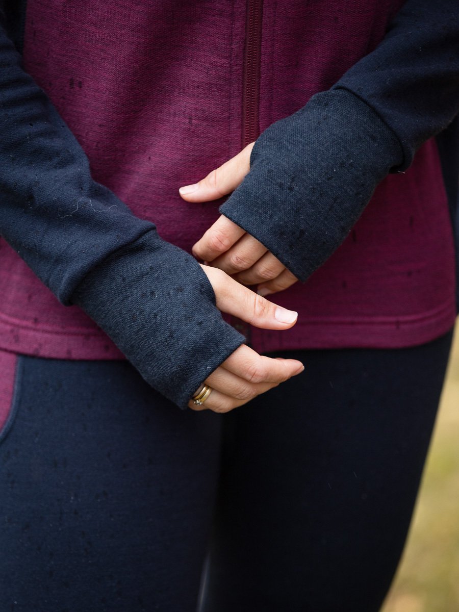 Devold Nibba Merino Jacket Hood Woman Ink/Beetroot