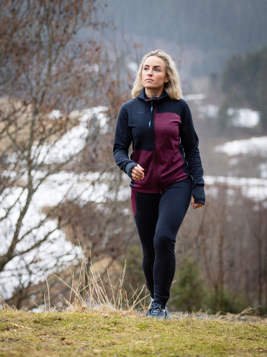 Devold Nibba Merino Jacket Hood Woman Ink/Beetroot