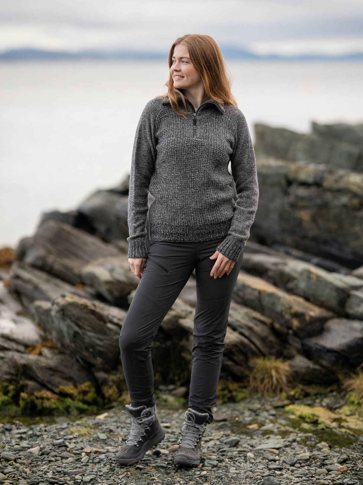 Devold Bispen Wool Zip Neck Ink