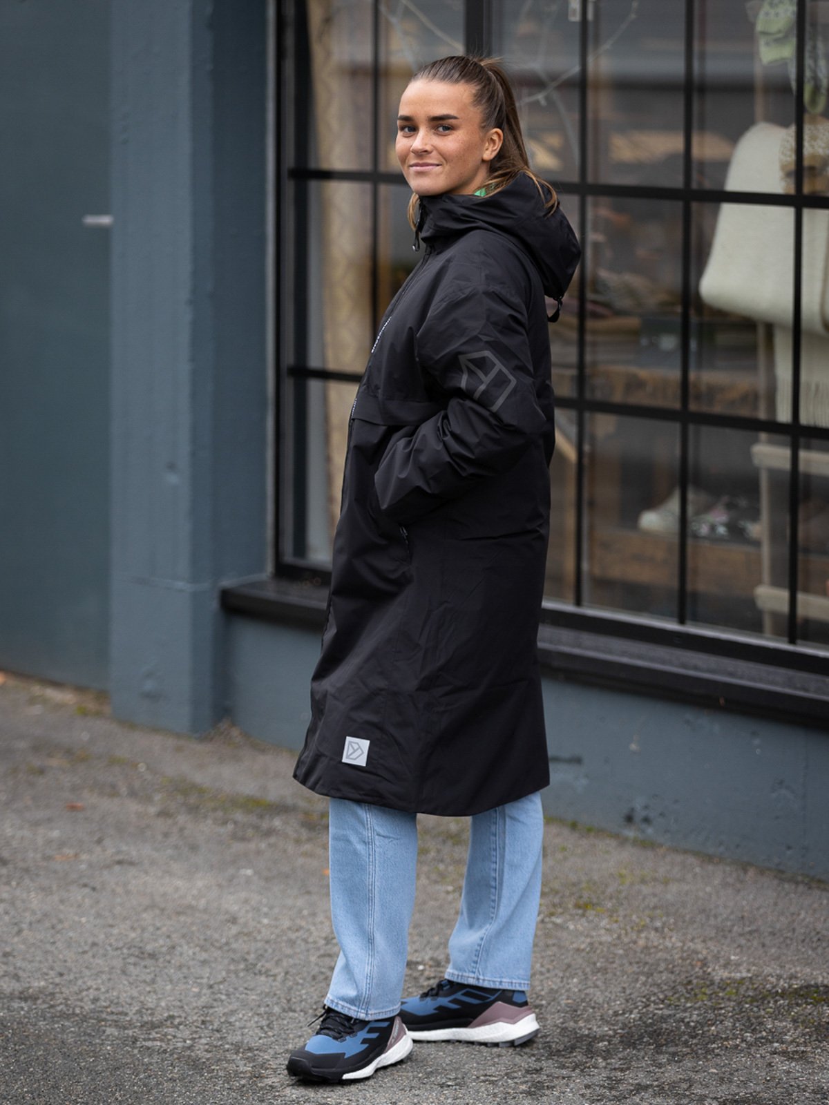 Didriksons Aino Logo Parka Black