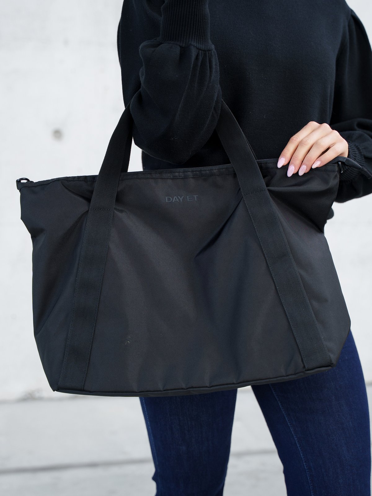 DAY ET Day RE-S Tonal Cross Black