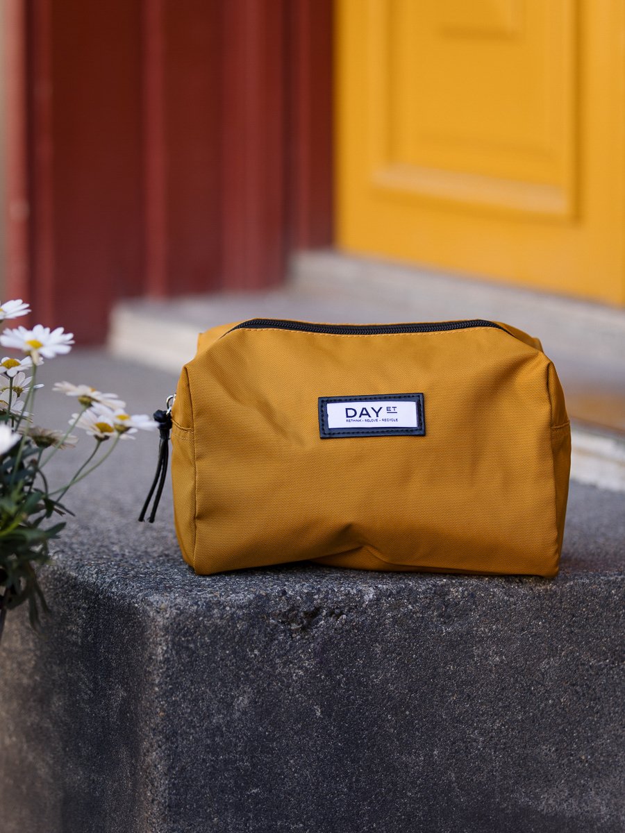 DAY ET Gweneth RE-S Beauty Buckthorn Brown