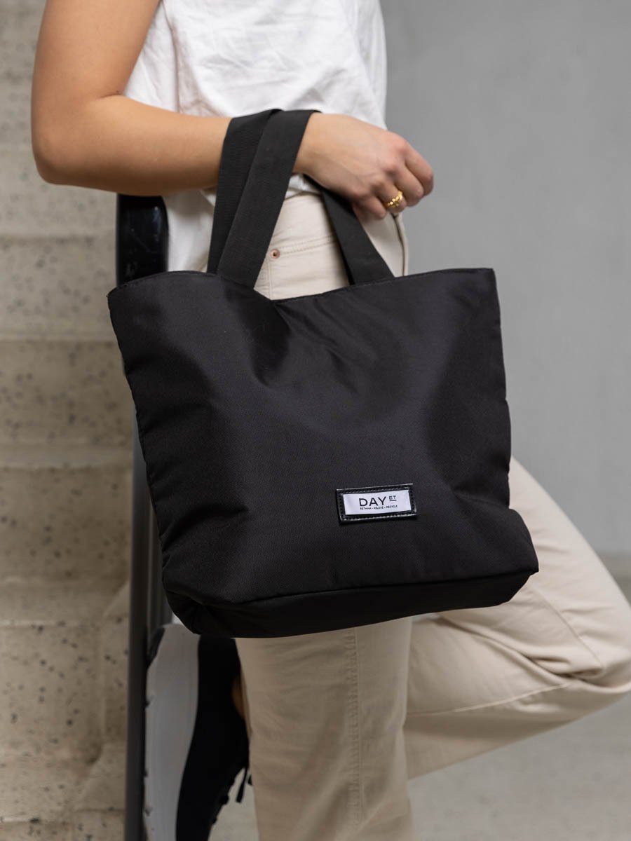 DAY ET Gweneth RE-S Open Tote S Black