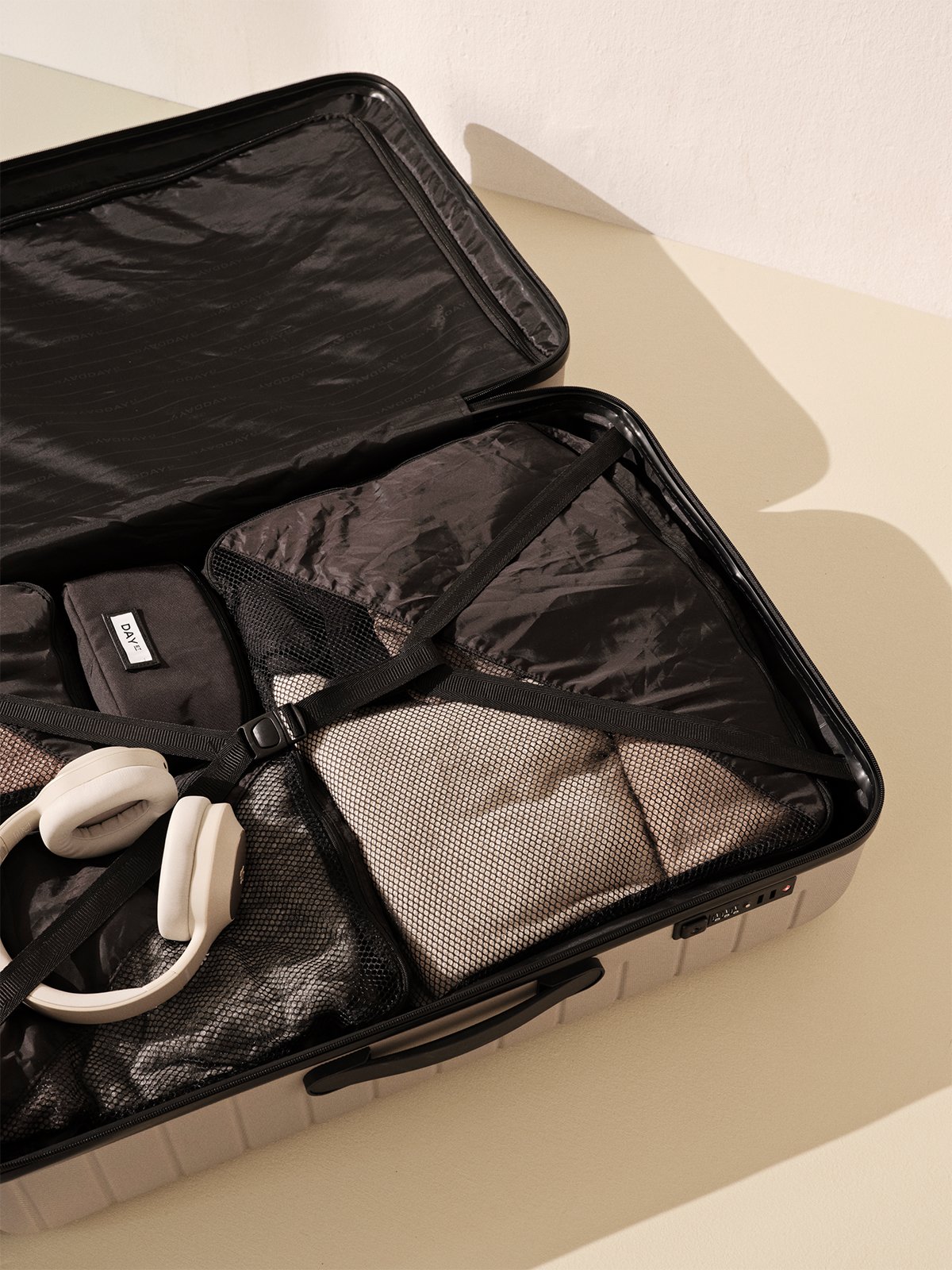 DAY ET Day DXB 28" Suitcase LOGO Moon Rock / Beige