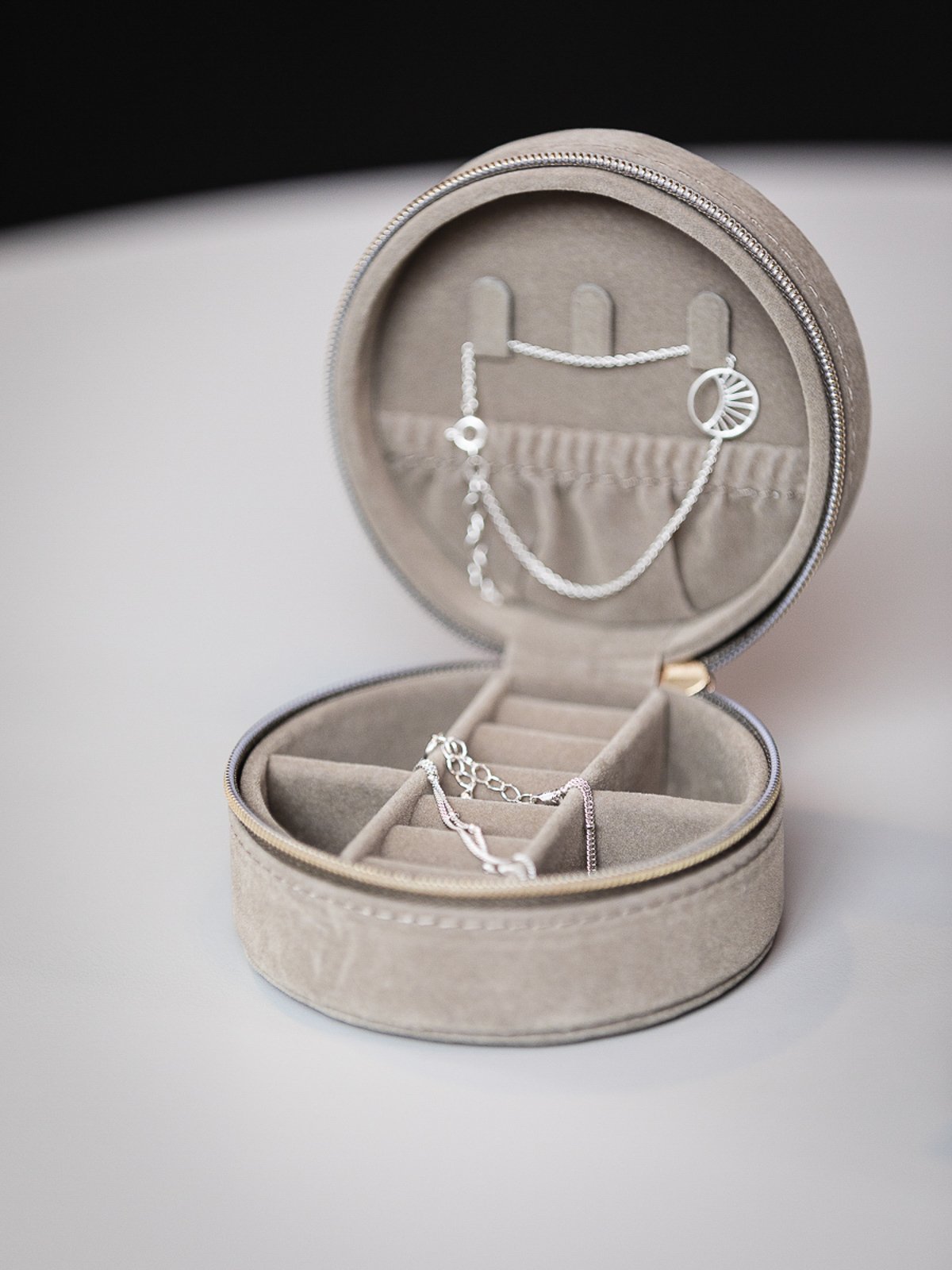 DAY ET Jewelry Zip Round Cobbelstone