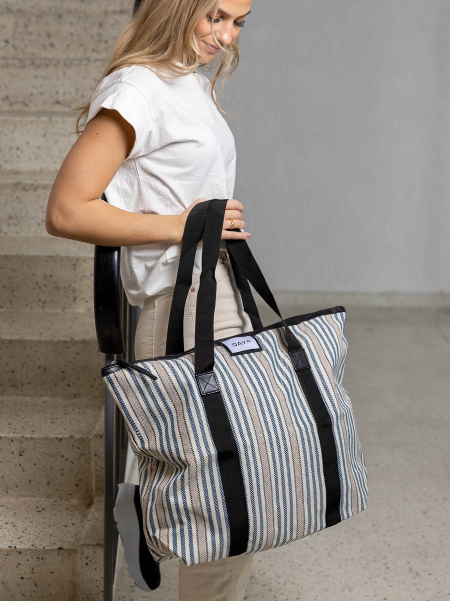 DAY ET Gweneth J Chill Bag Black