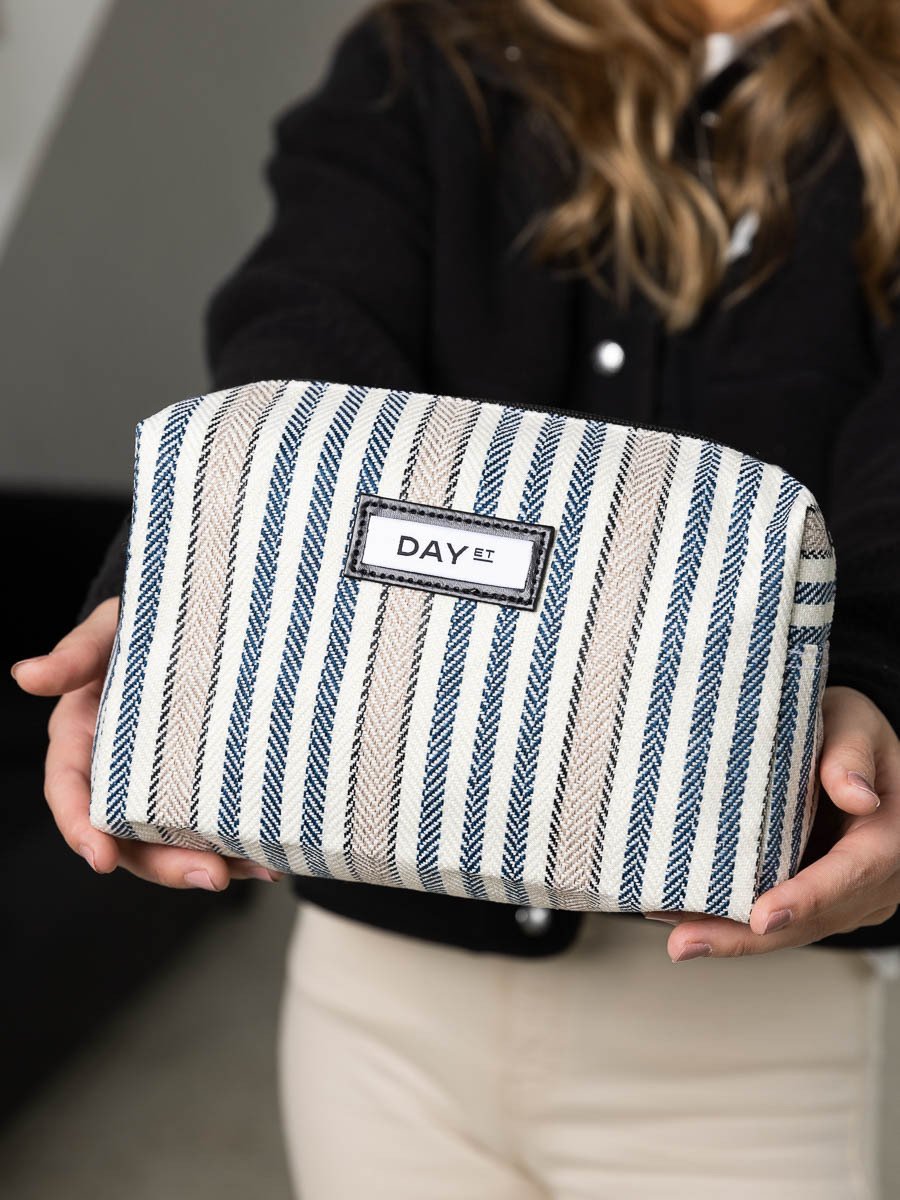 DAY ET Gweneth J Chill Beauty Black