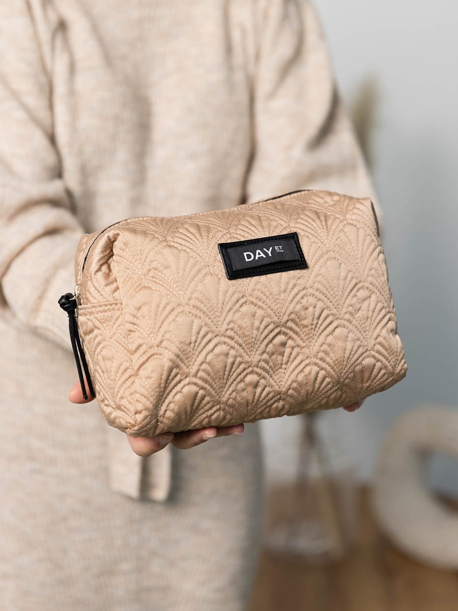 DAY ET Gweneth Q Wow Sign Beauty Light Taupe