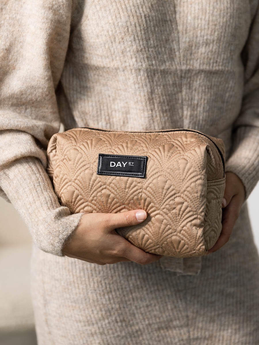 DAY ET Gweneth Q Wow Sign Beauty Light Taupe