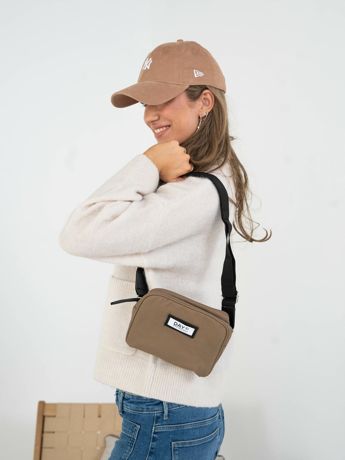 DAY ET Gweneth RE-S CB Boxy Caribou