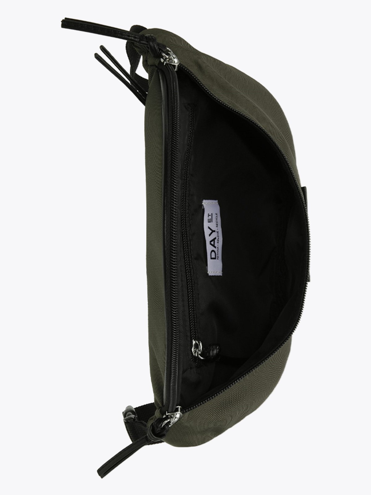 DAY ET Gweneth RE-S Bum Tarmac