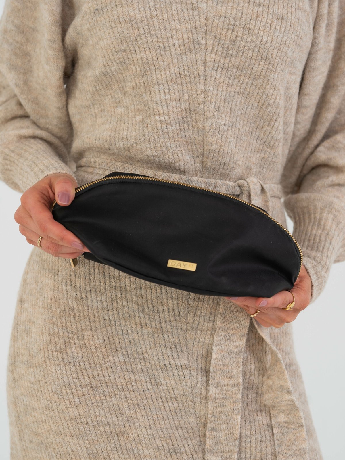 DAY ET RE-Logo Band Clam Black