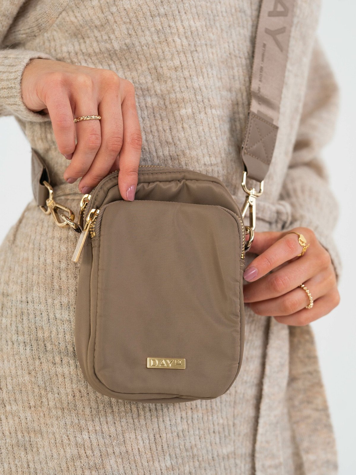 DAY ET Day RE-Logo Band Compact Mini Caribou