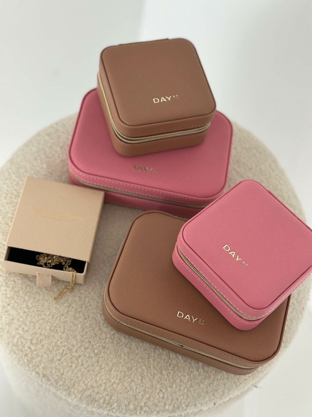 DAY ET Saffiano Zip Square Mocha Mousse