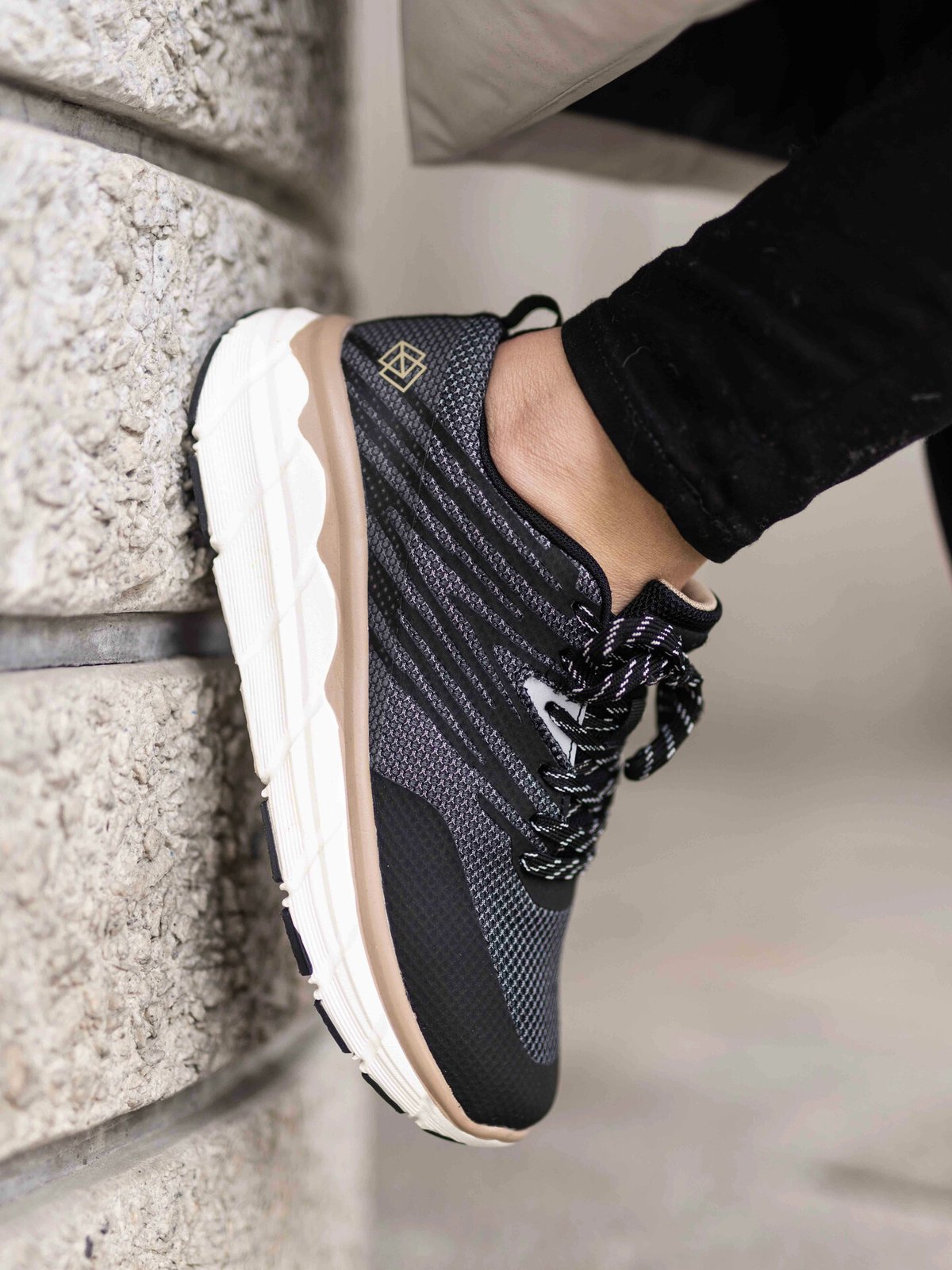 ERGOBIO Tecroller Black Beige - Get Inspired Exclusive Collection