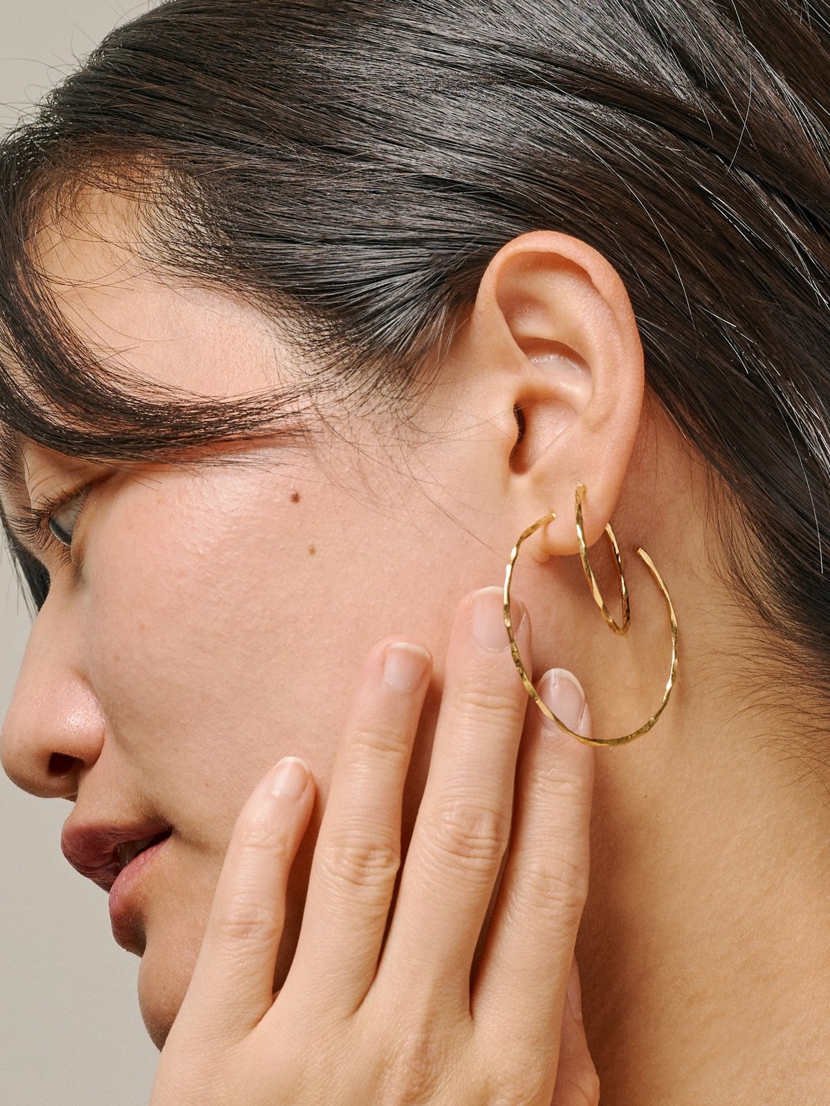 ENAMEL Copenhagen Organic Arena Medium Hoops Gullbelagt