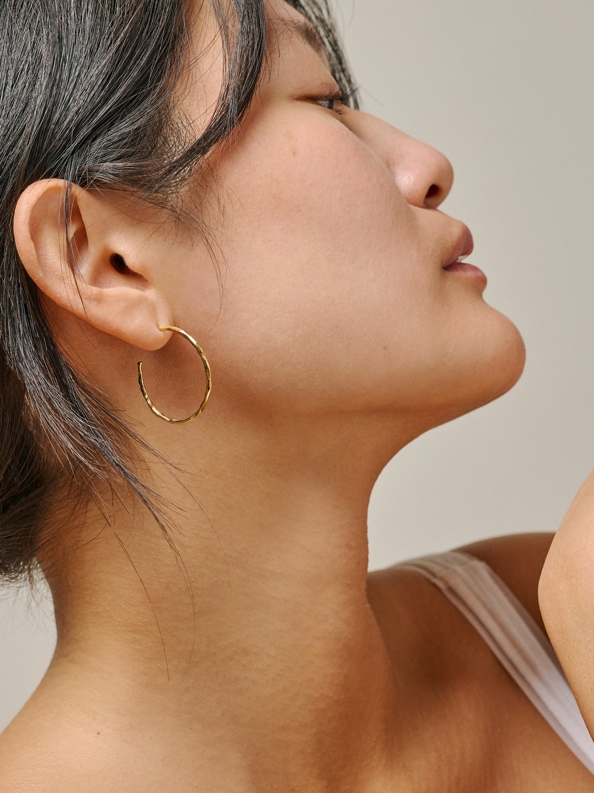 ENAMEL Copenhagen Organic Arena Medium Hoops Gullbelagt