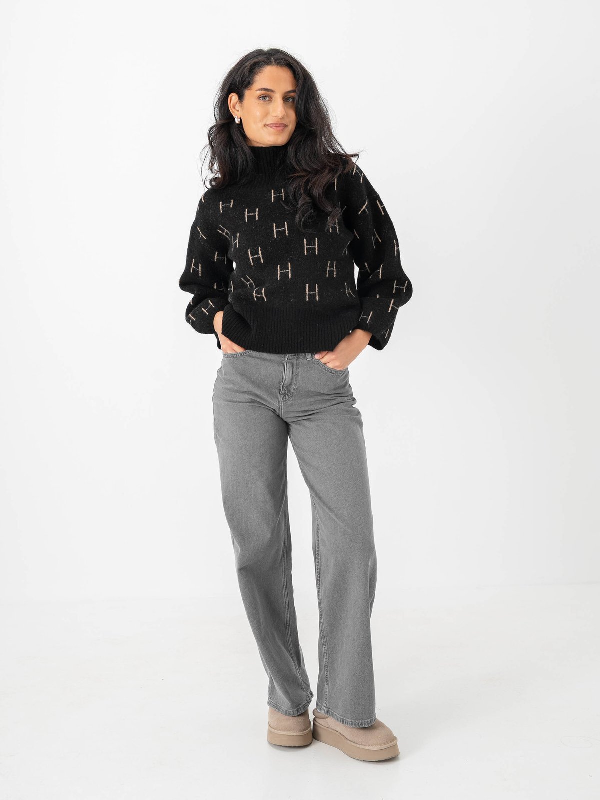 Hést FAM Sweater Short Black