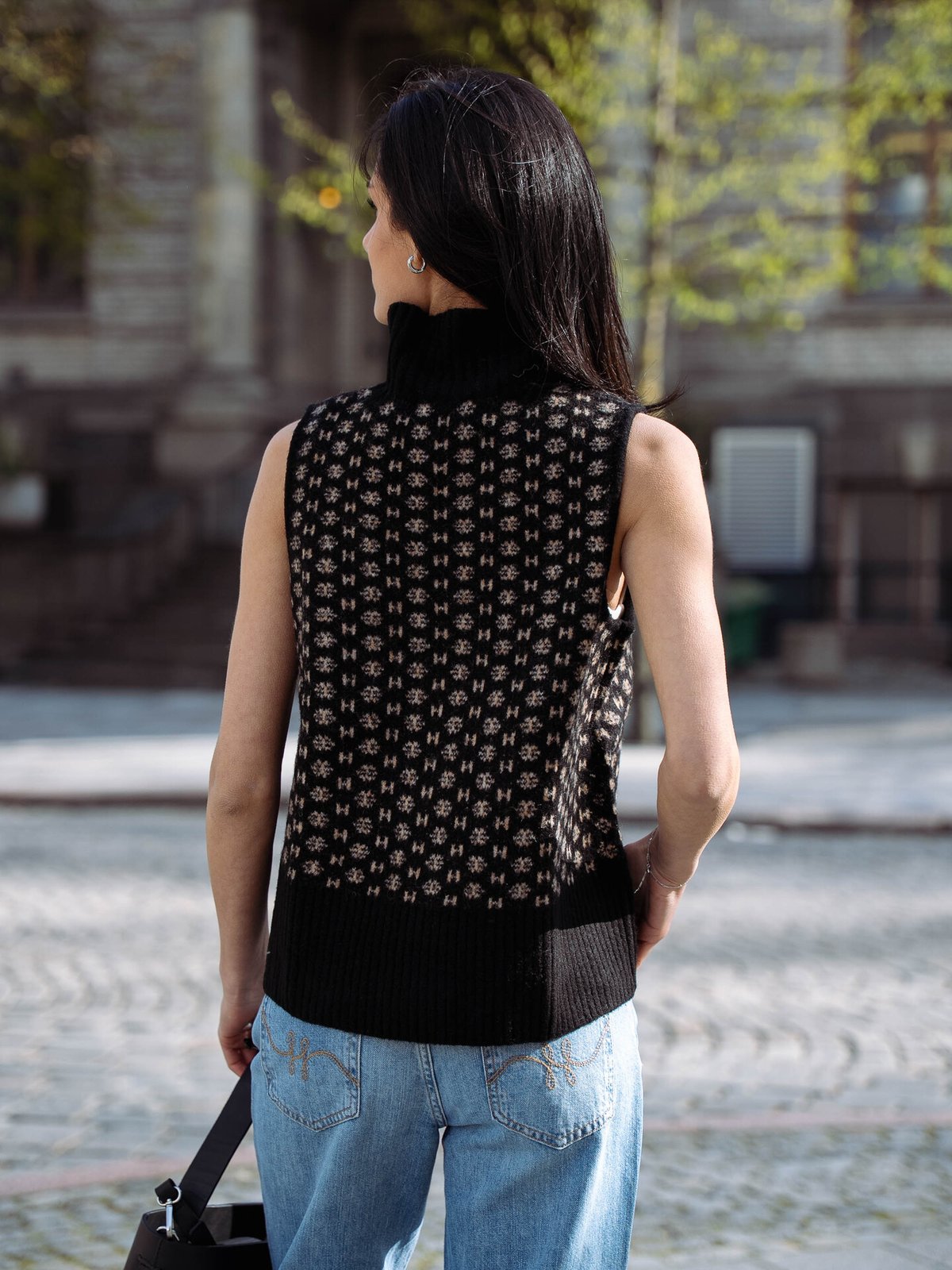 Hést Logo Vest Black