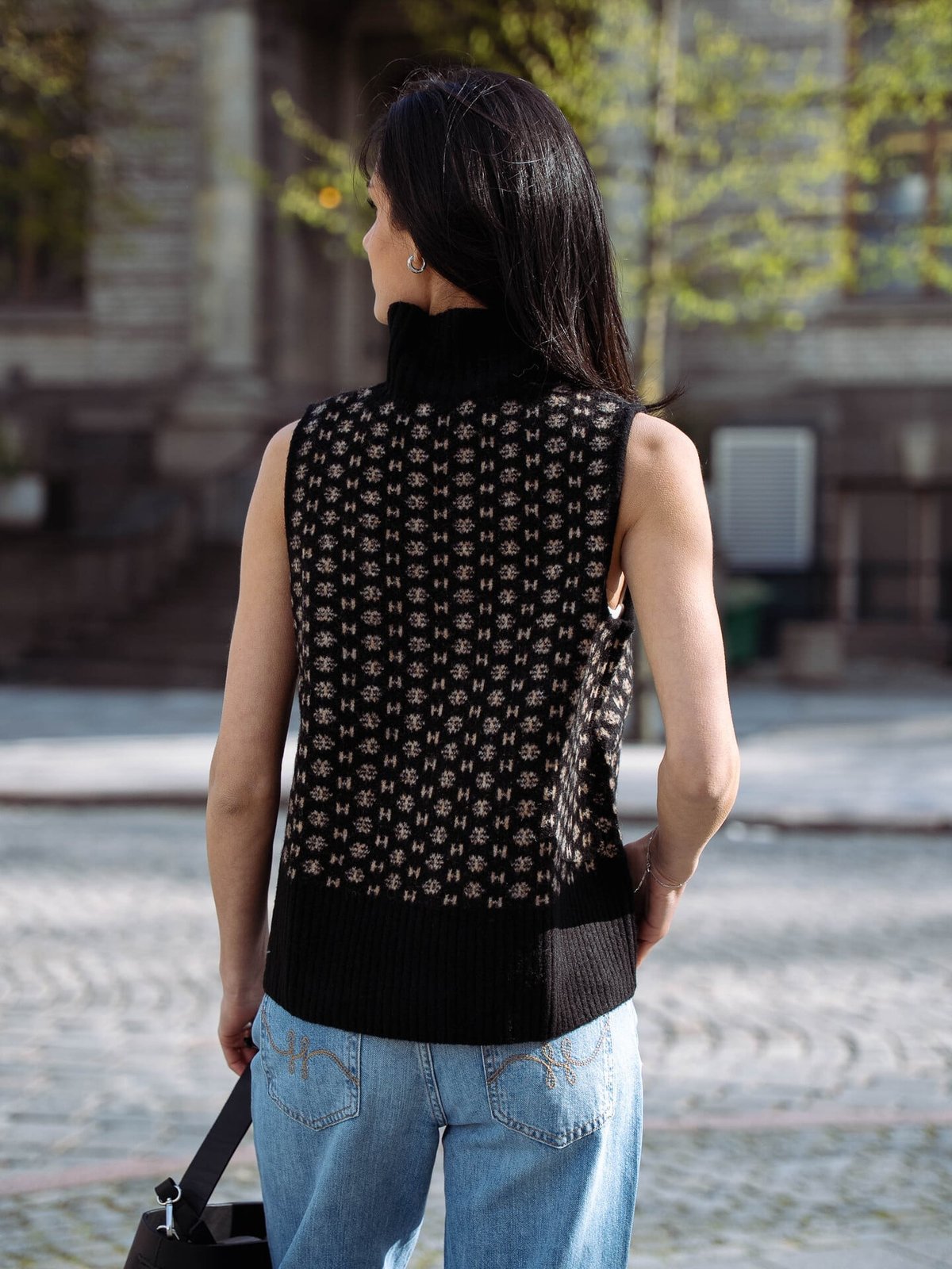 Hést Logo Vest Black