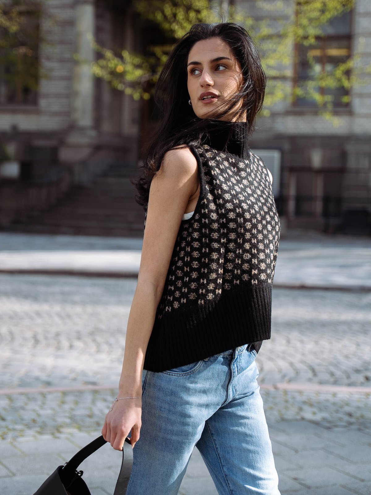 Hést Logo Vest Black