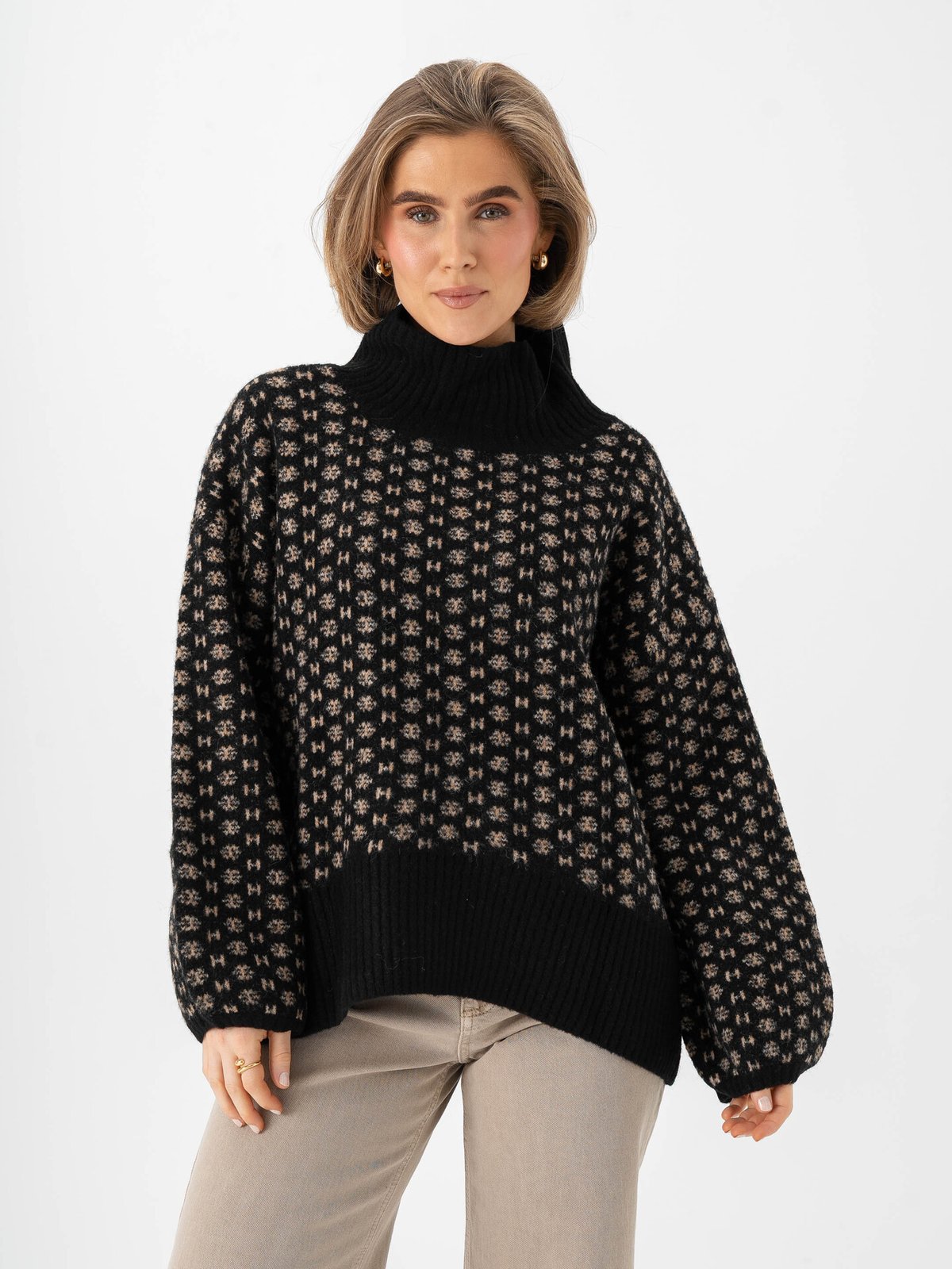 Hést Logo Sweater Jet Black