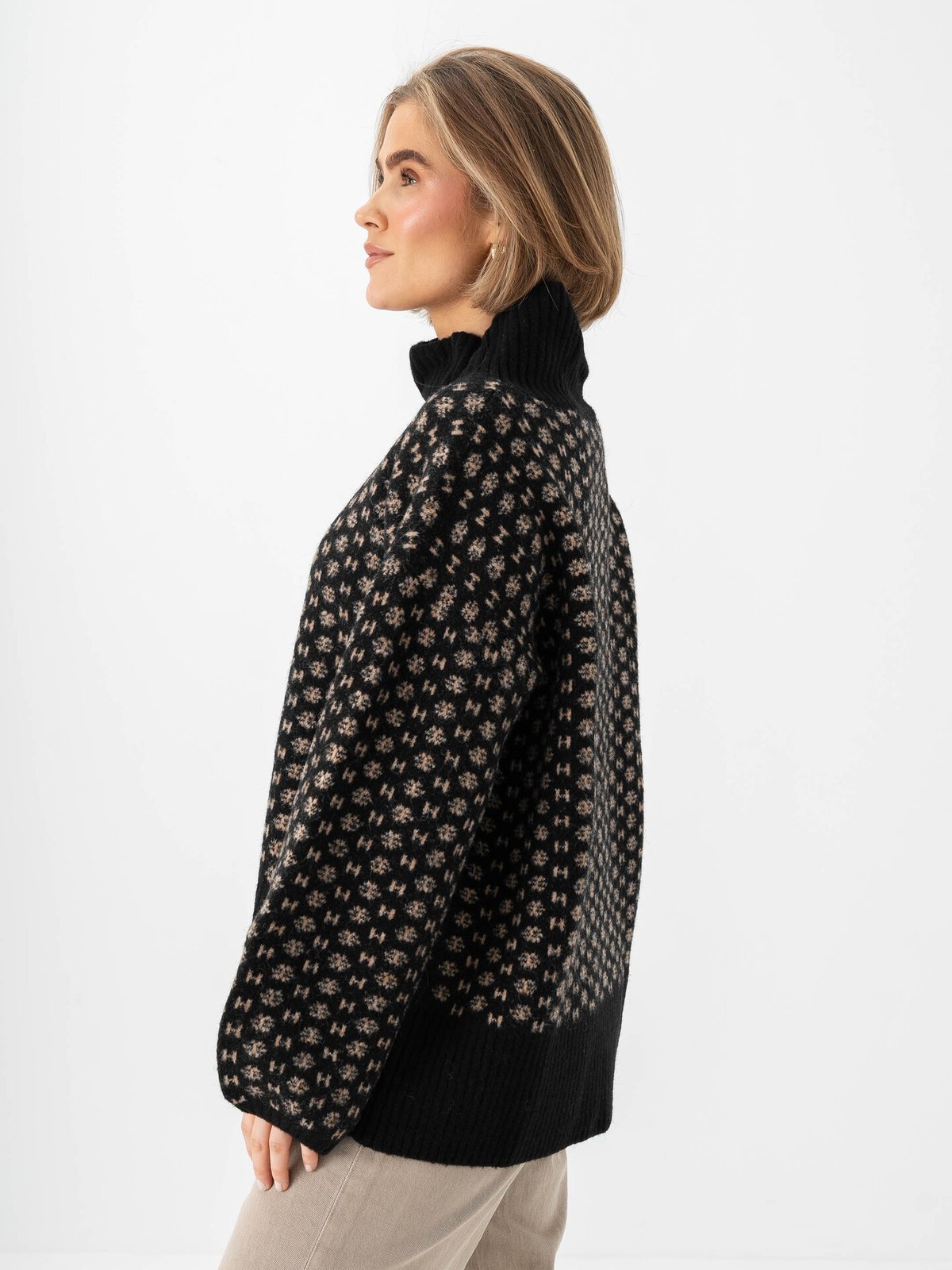 Hést Logo Sweater Jet Black