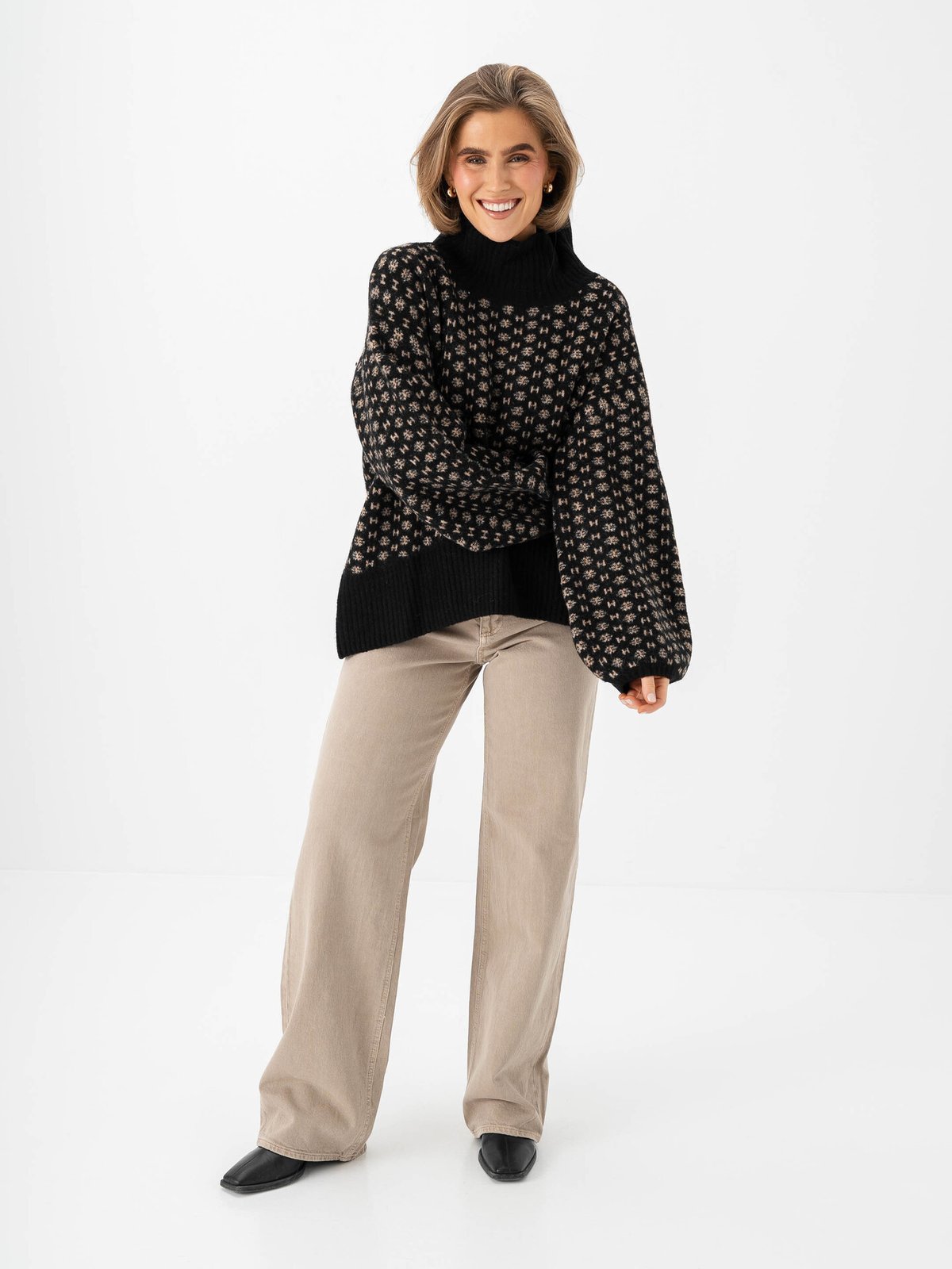 Hést Logo Sweater Jet Black