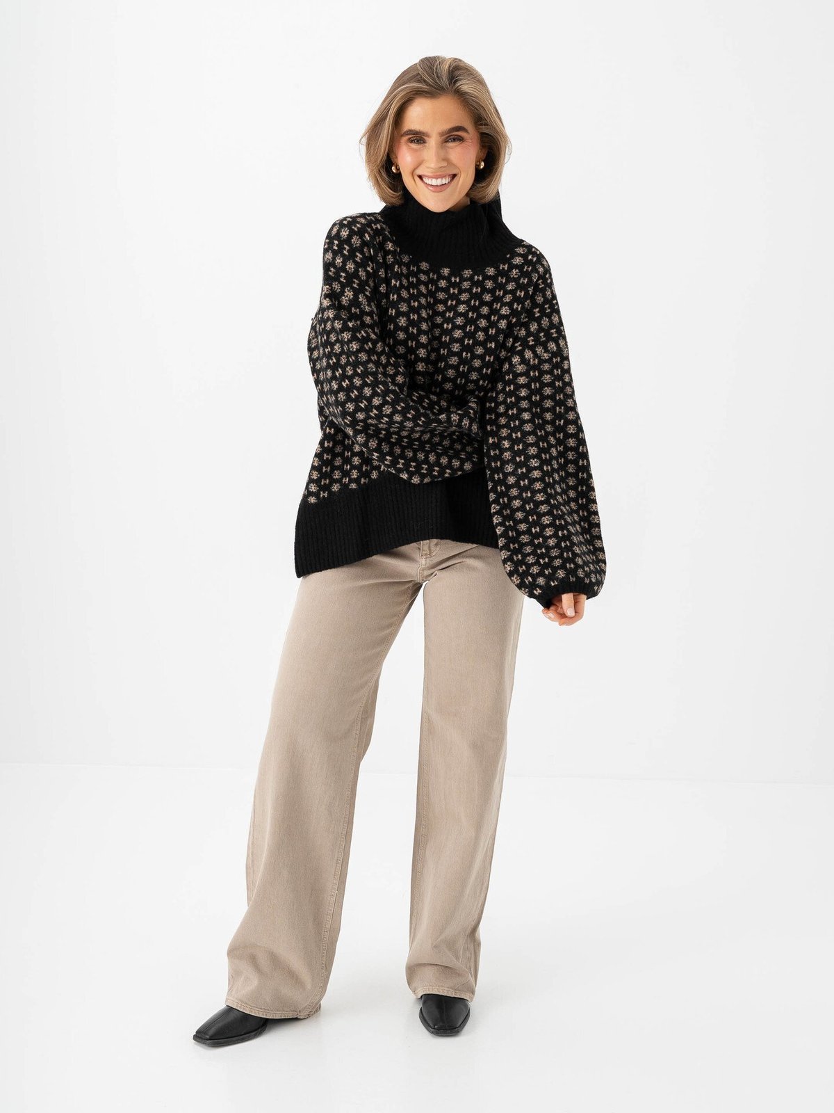 Hést Logo Sweater Jet Black