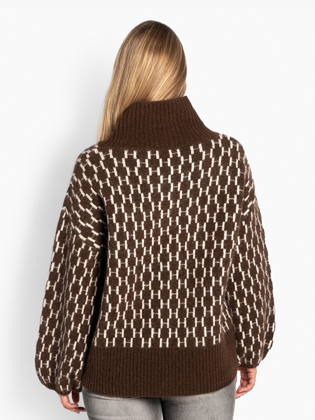 Hést Fam New Pattern Dark Earth