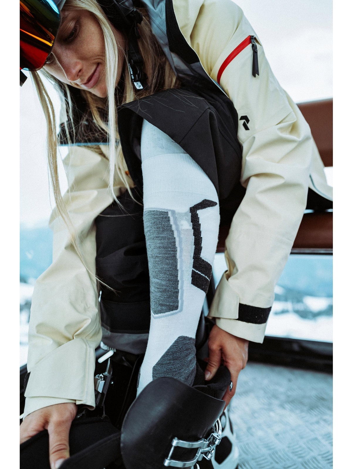 Falke SK4 Advanced Women Off-White