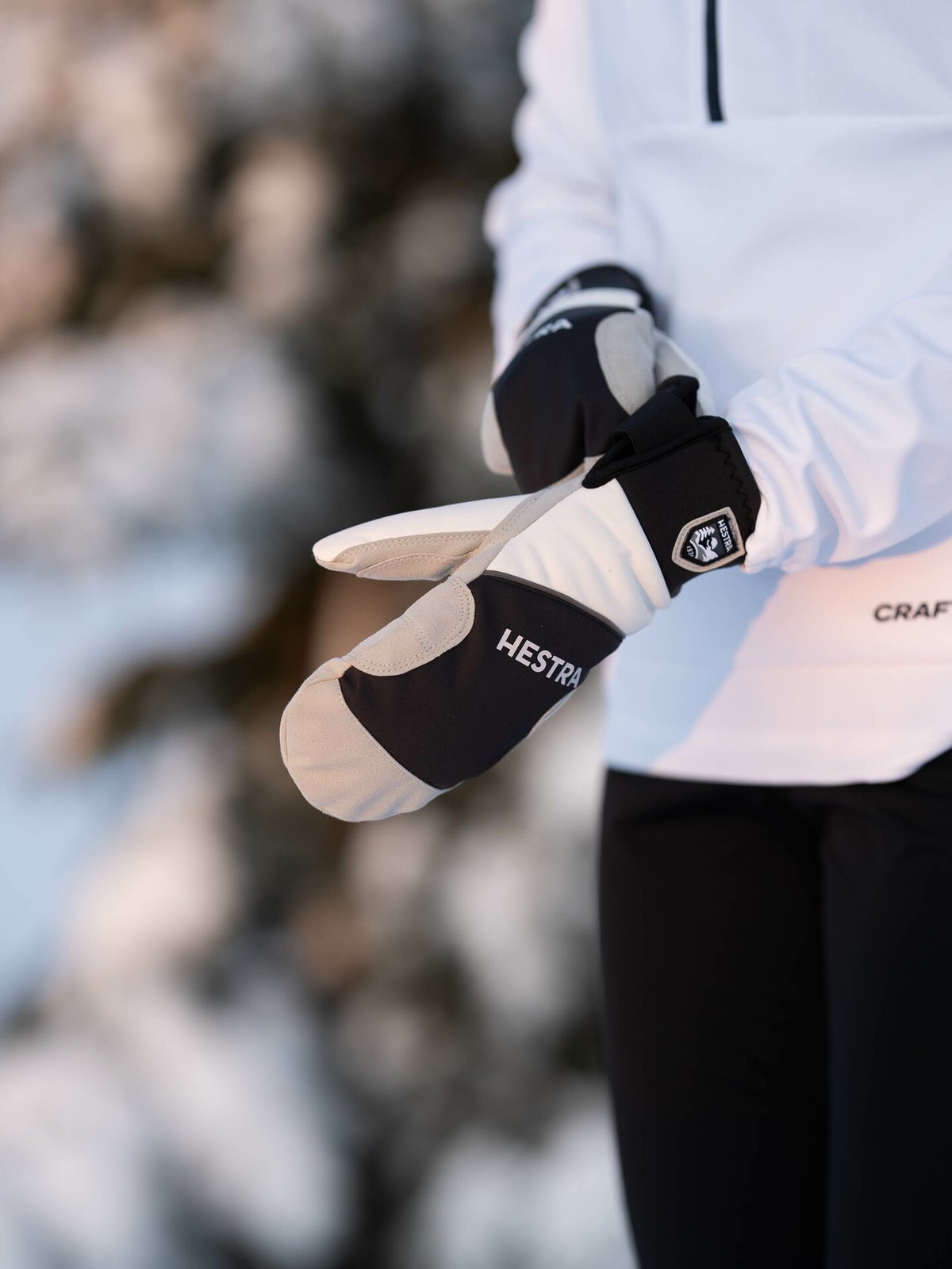 Hestra Comfort Tracker Mitt Black & Ivory