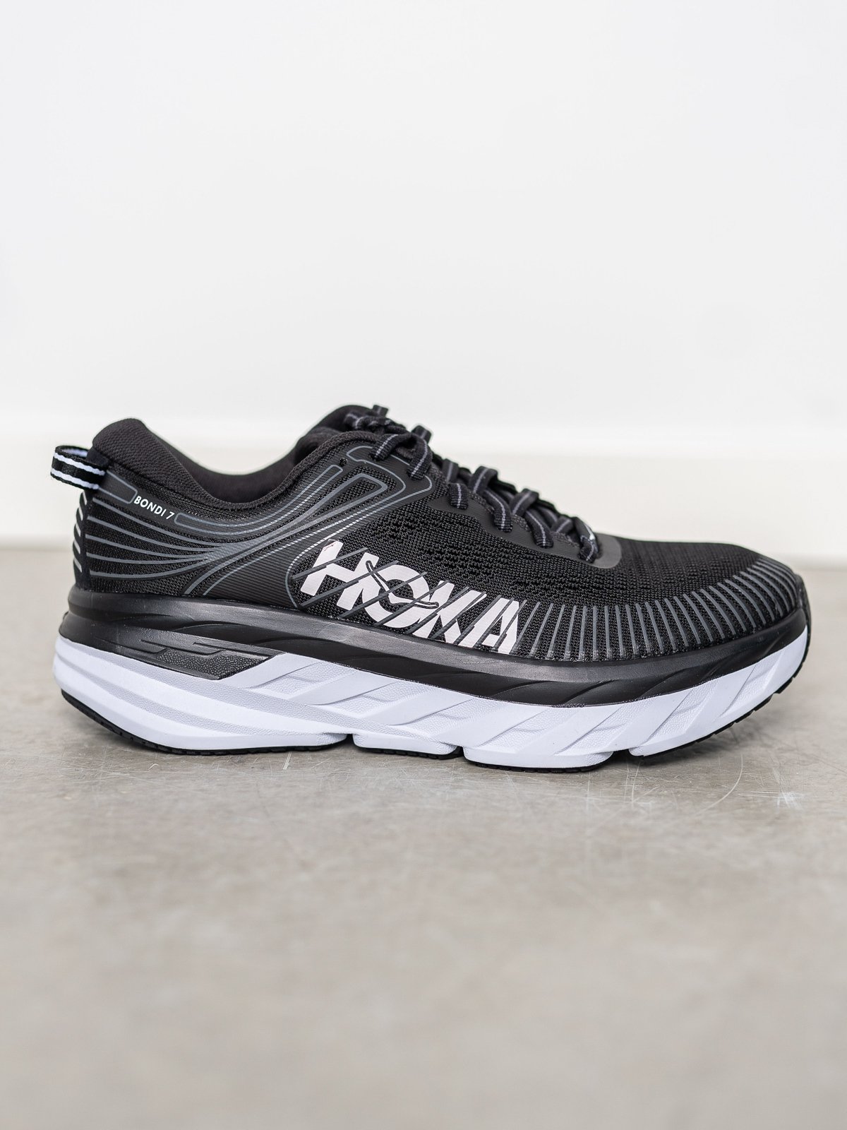 Hoka One One Bondi 7 Black / White