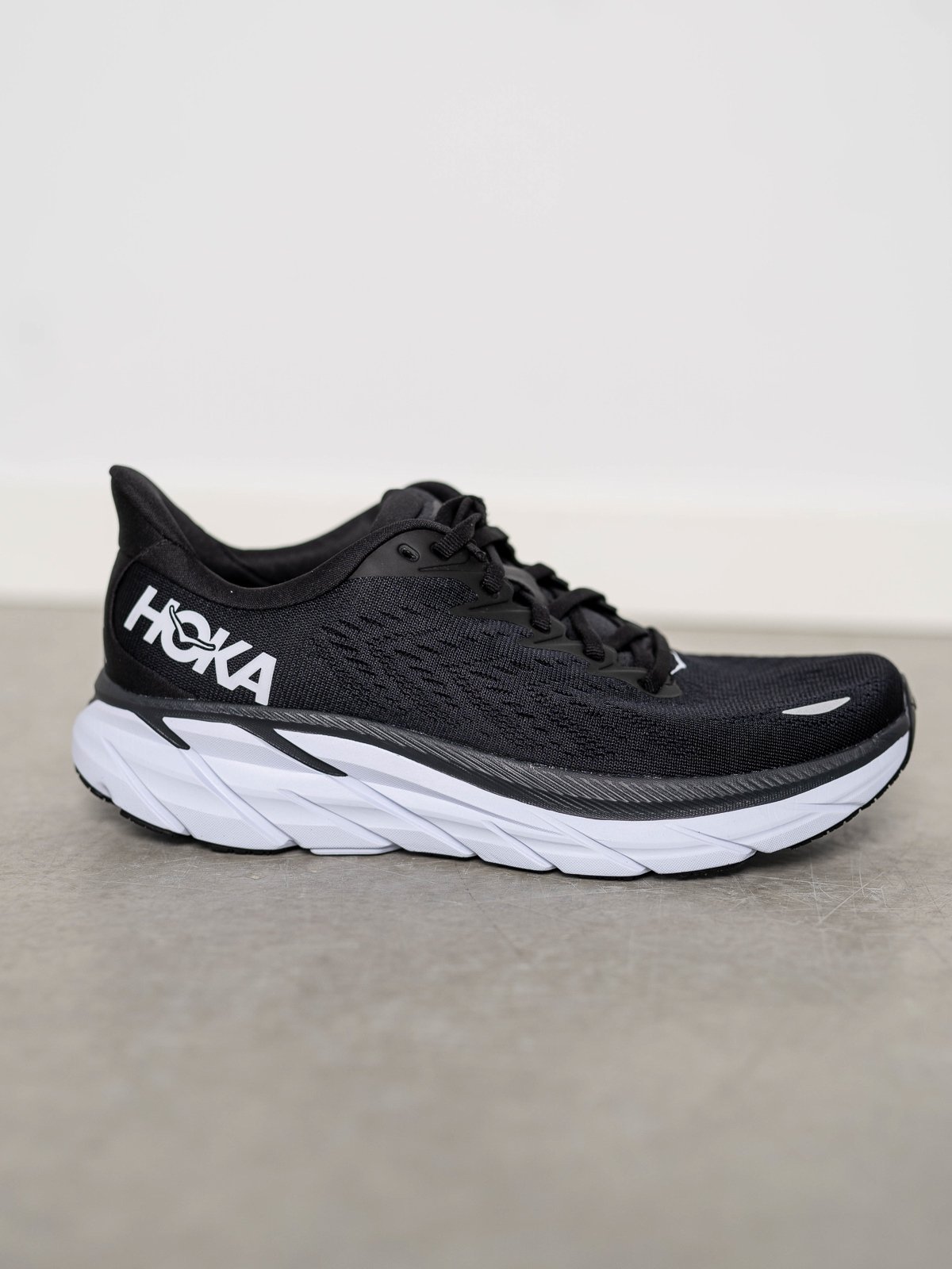 Hoka One One Clifton 8 Black / White