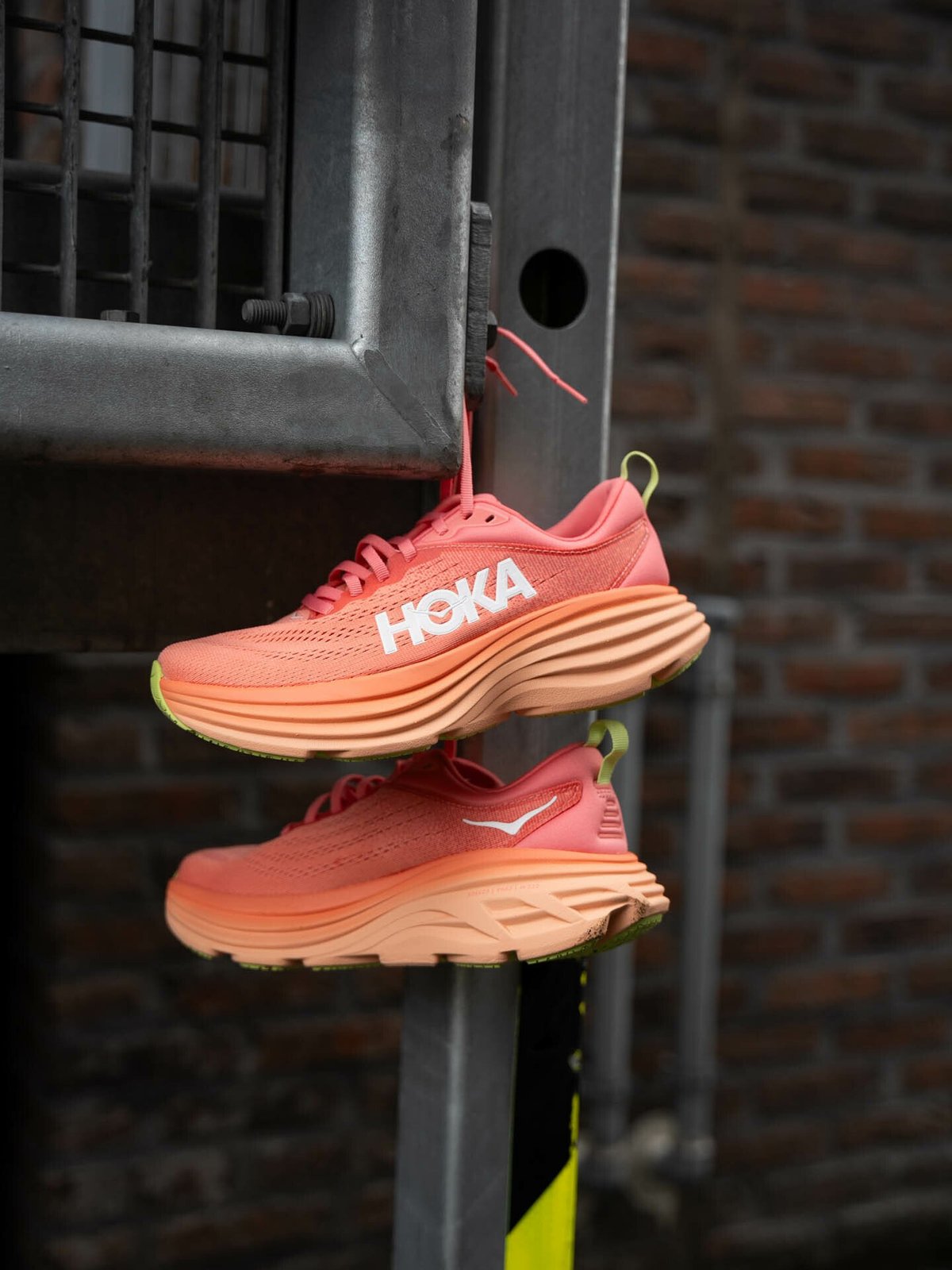 Hoka Bondi 8 Coral / Papaya