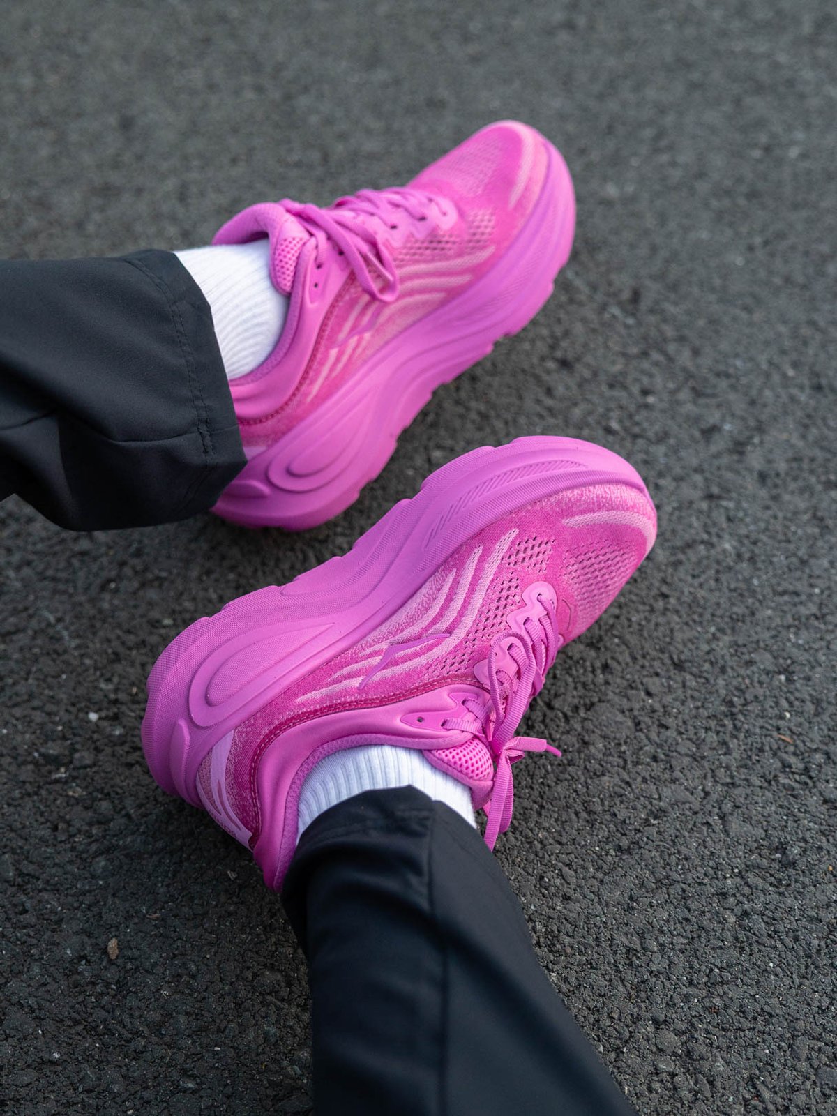 Hoka Bondi 9 Crabapple