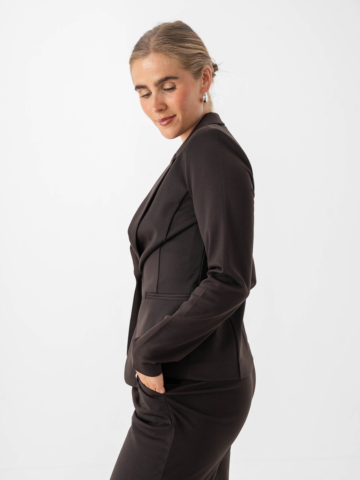 Ichi Kate Blazer Chocolate Torte