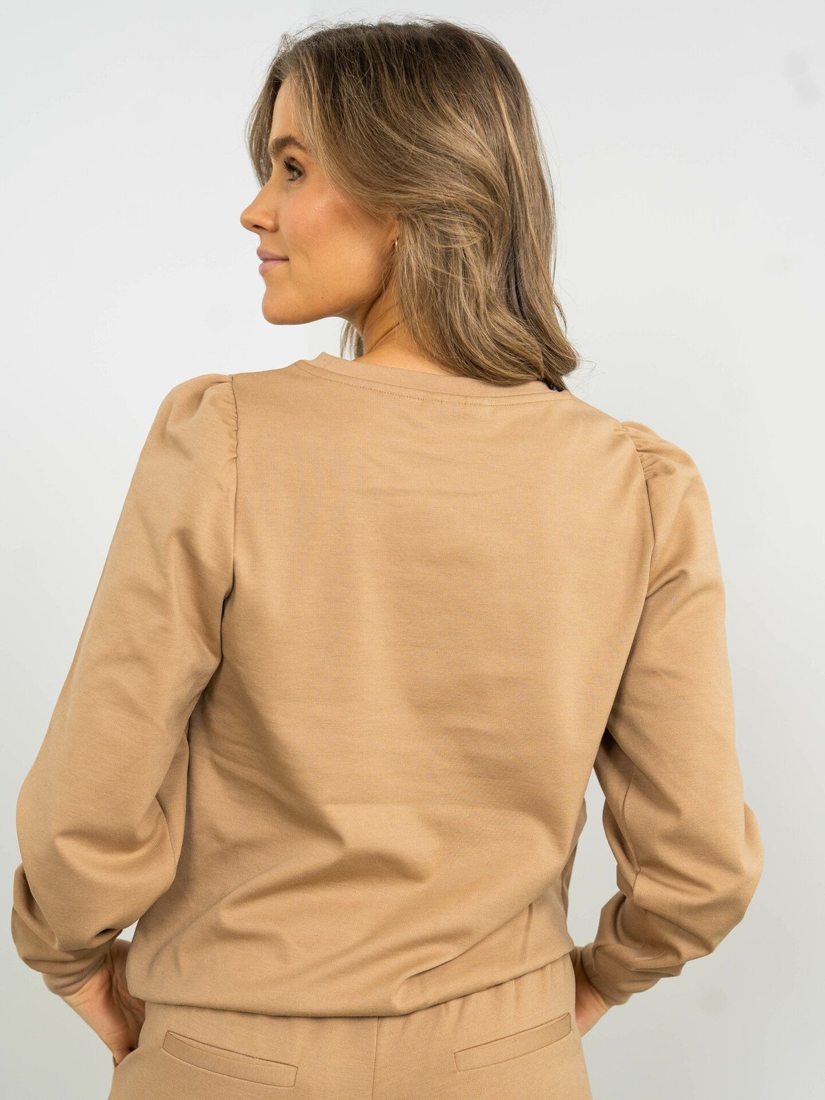 Ichi x GI Exclusive Kate Sweater Tannin