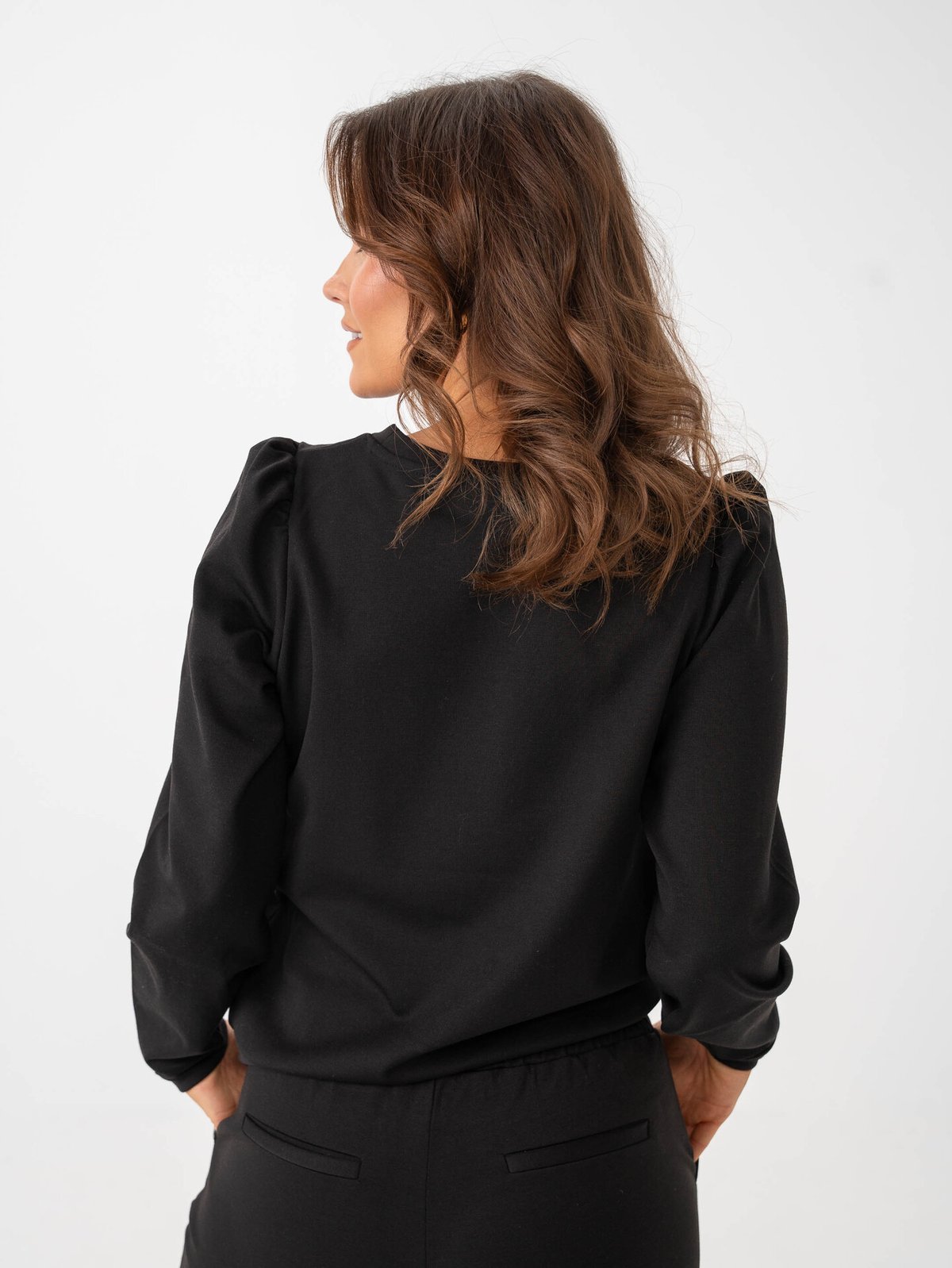 Ichi x GI Exclusive Kate Sweater Black