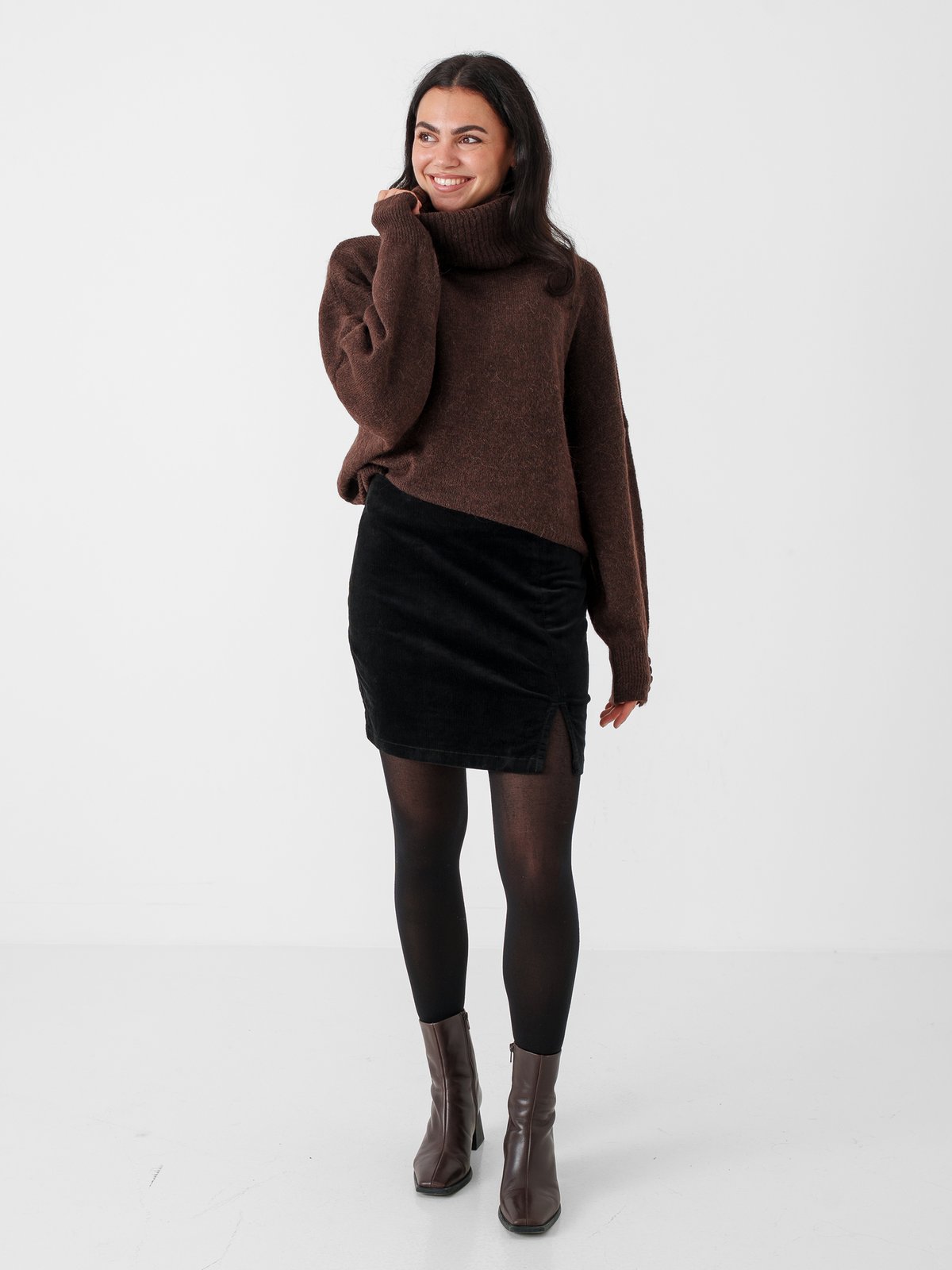 Ichi Kamara Rollneck2 Chicory Coffee