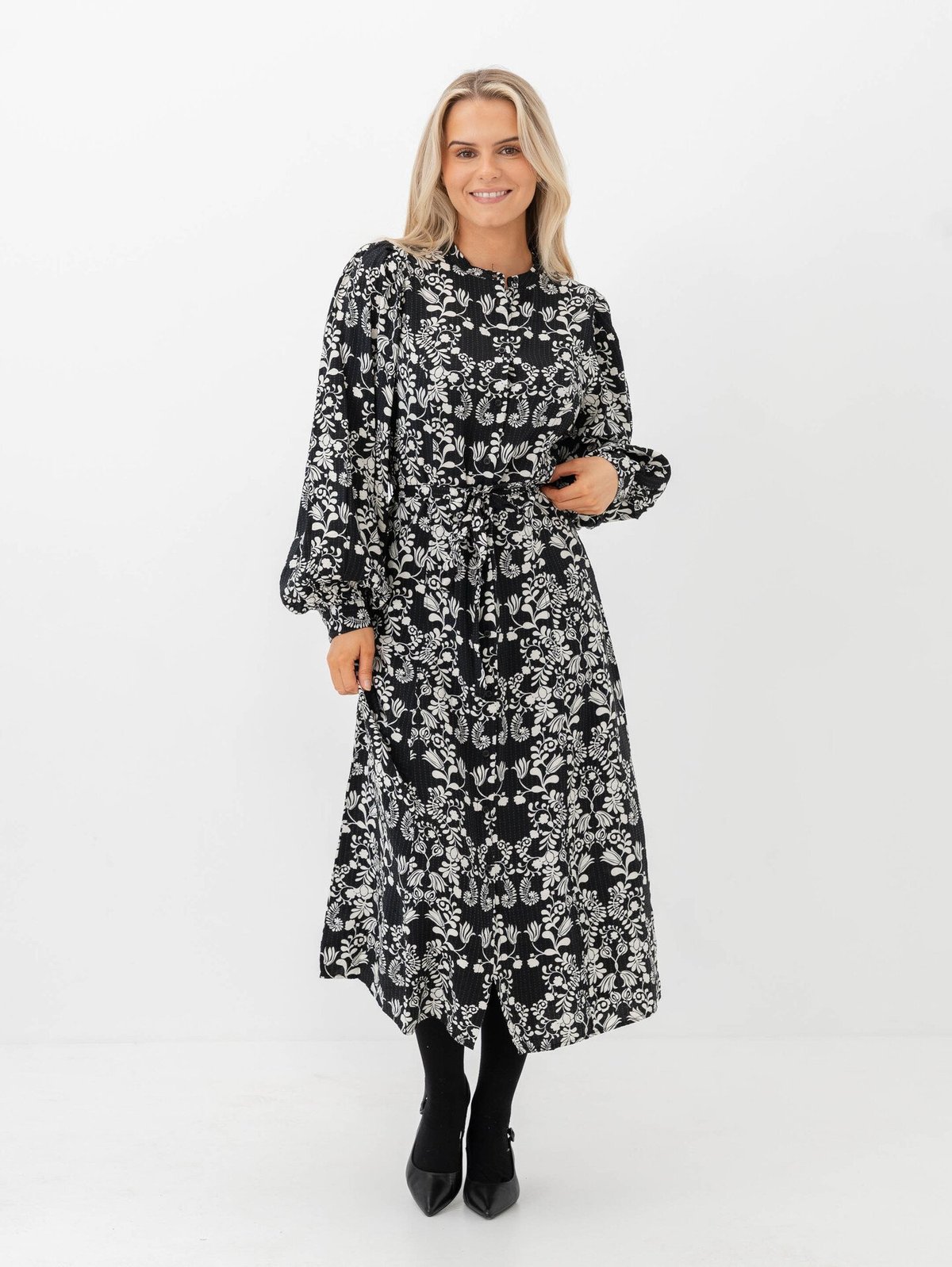 Ichi Gocina Dress Black Flower Aop